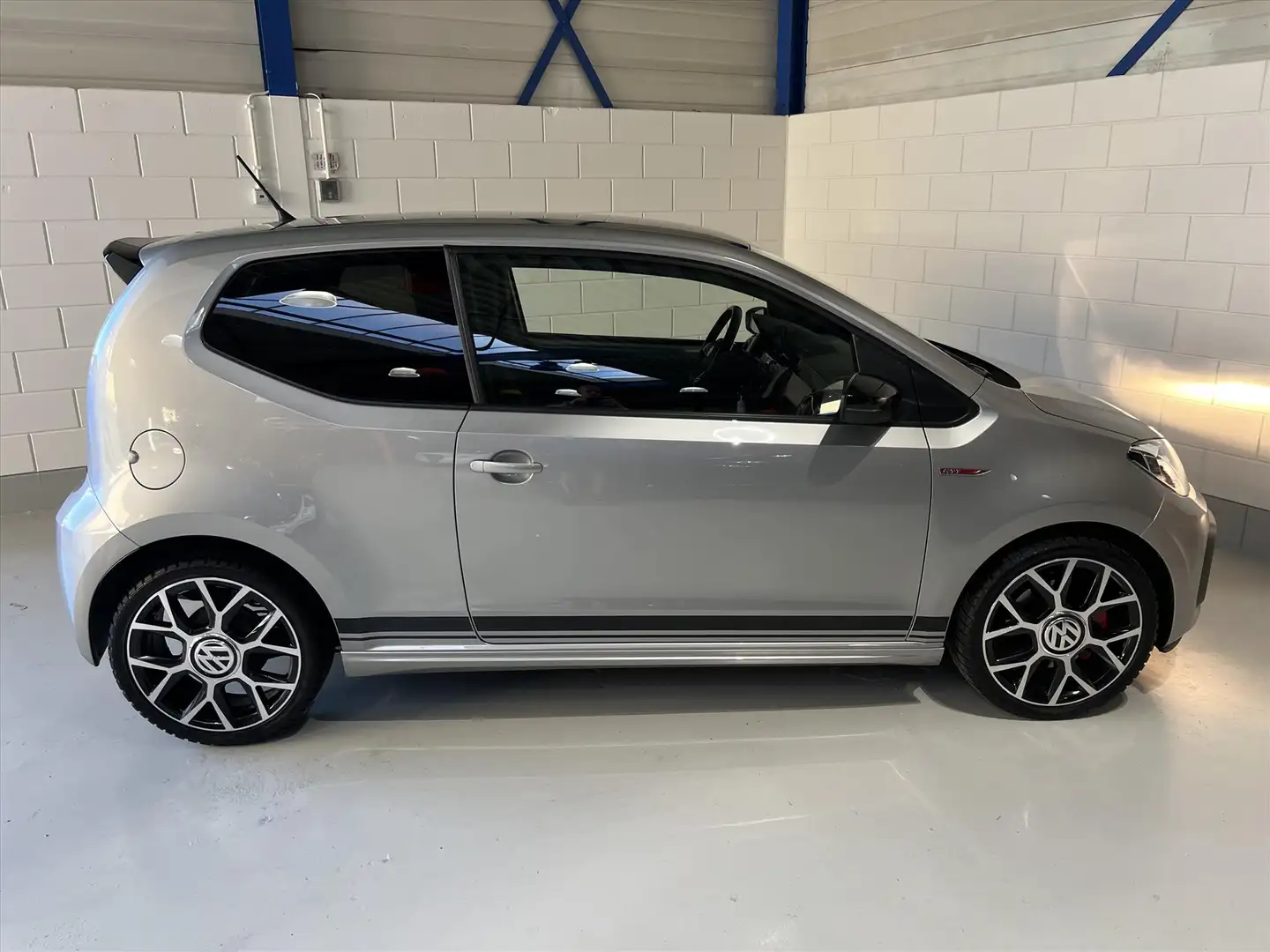Volkswagen up! GTI 1.0 TSI 115PK 3D, Beats, Climate, Cruise Grijs - 2