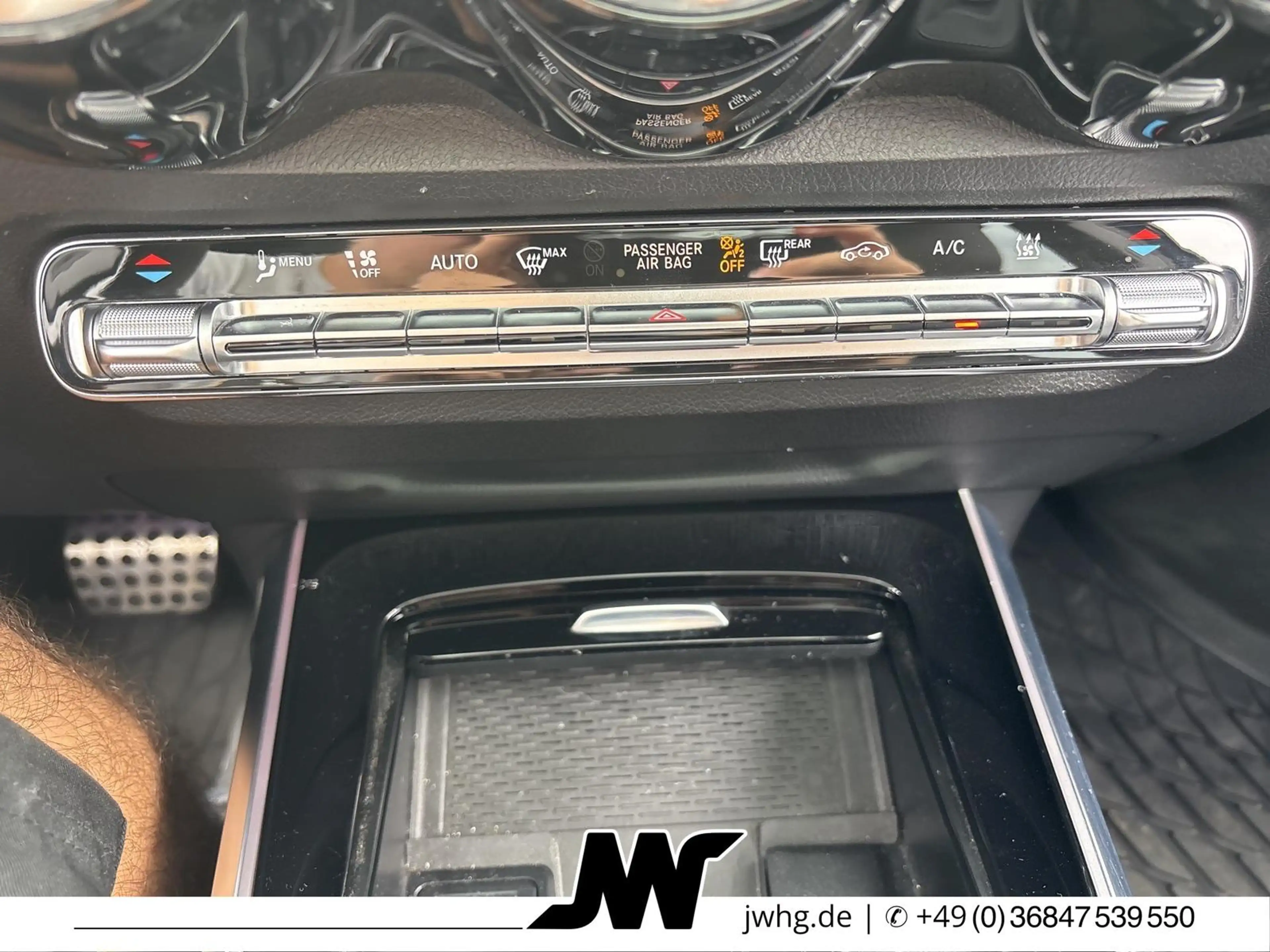 Mercedes-Benz EQB 350 4M 2x AMG Line — photo 10