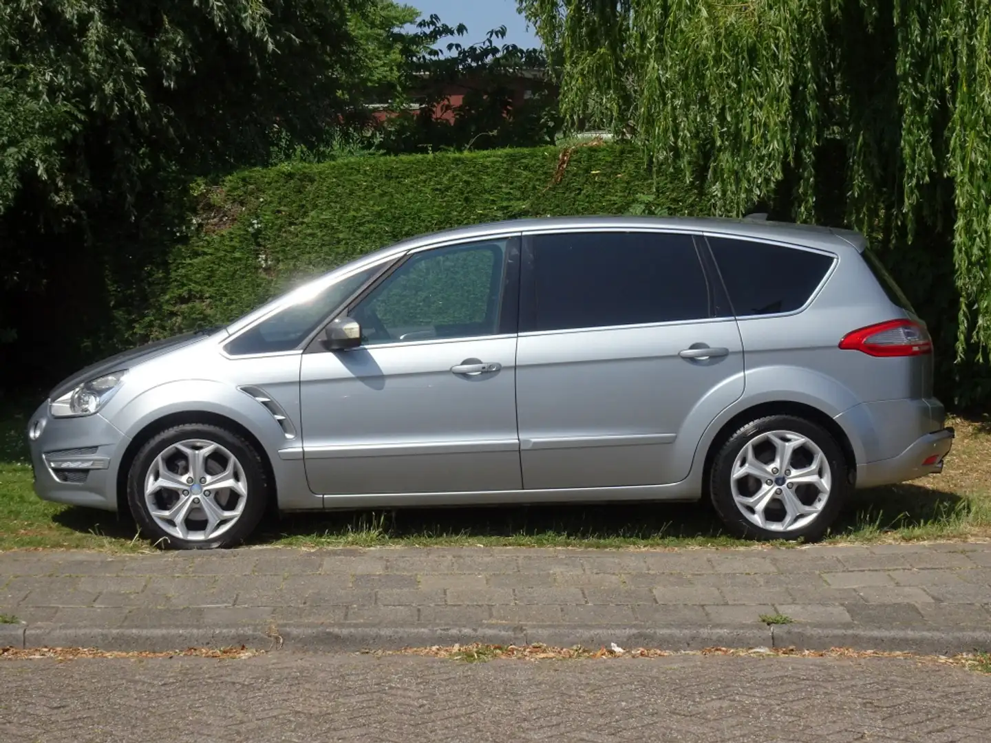 Ford S-Max 2.0 204pk AUTOMAAT Titanium 7persoons met Trekhaak Grijs - 2