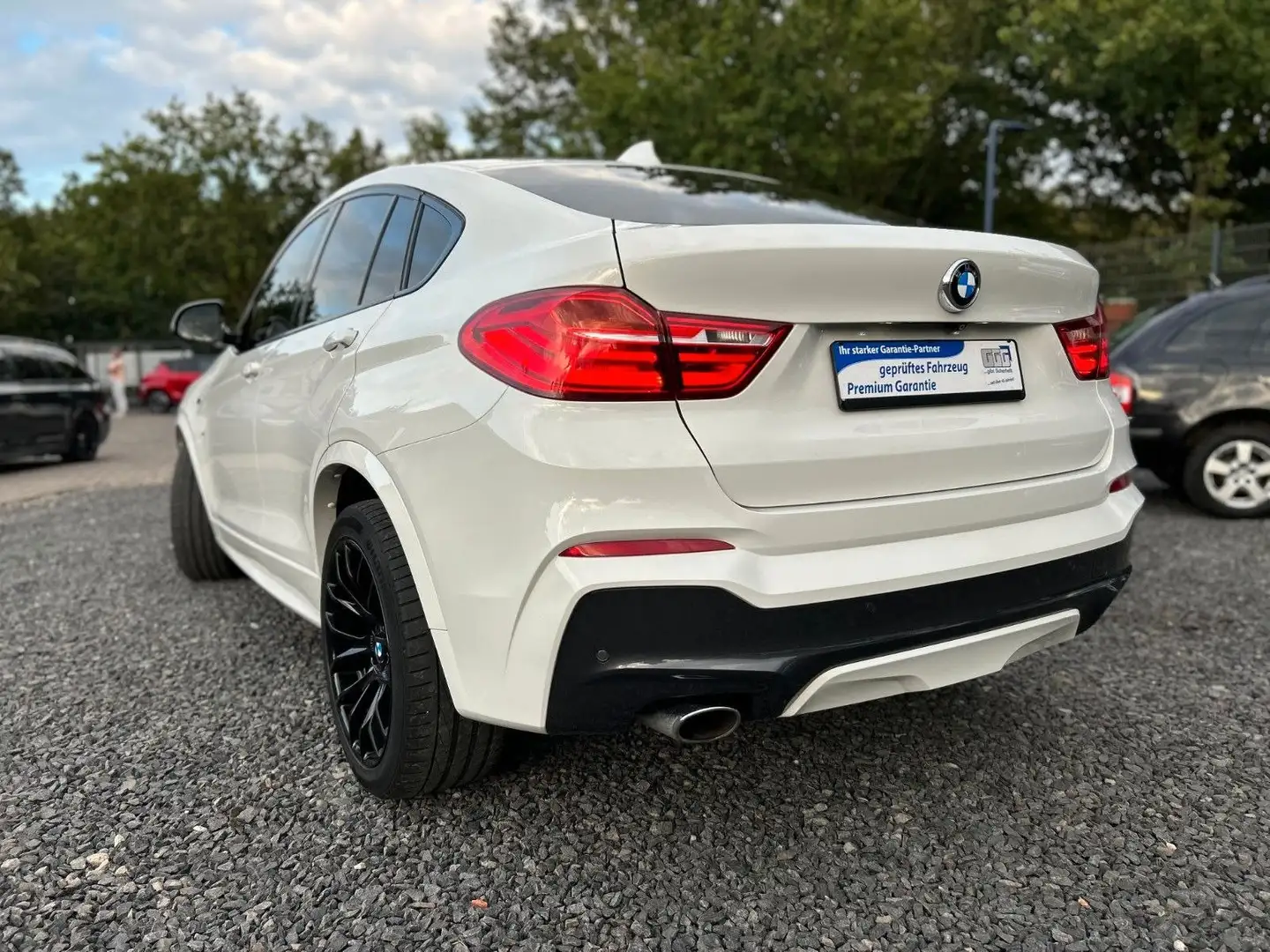 BMW X4 M bijela - 2