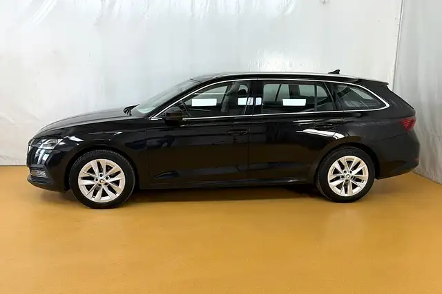 Skoda Octavia view 4
