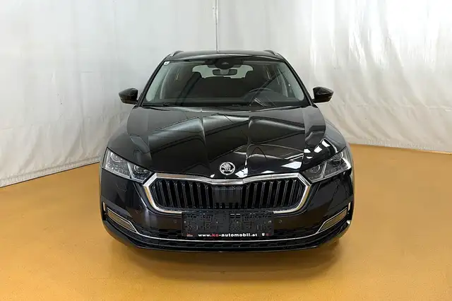 Skoda Octavia view 14
