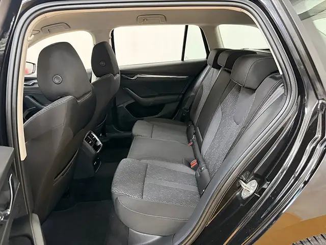 Skoda Octavia view 10