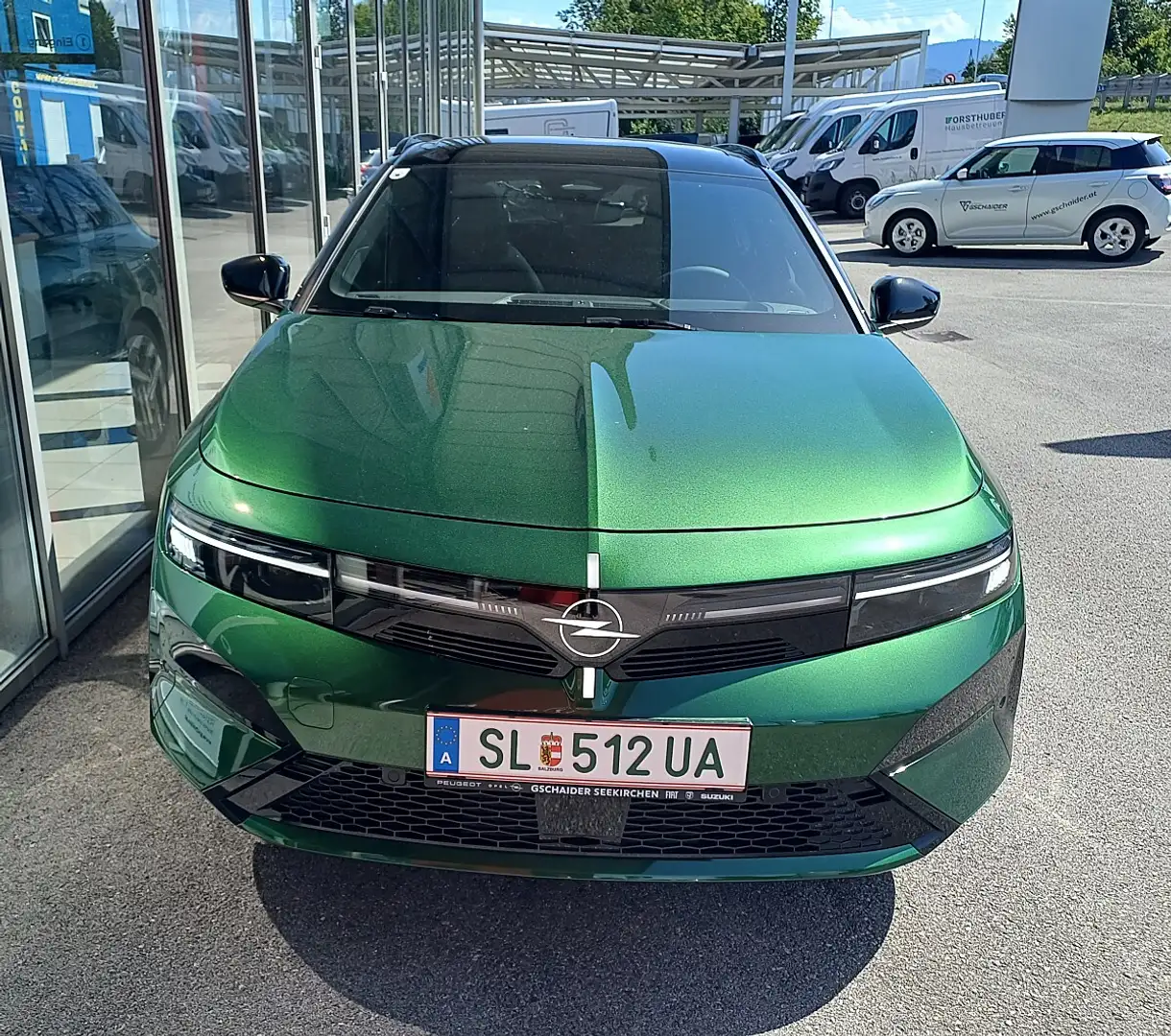 Opel Astra ST Elektro 58kWh Ultimate Grün - 2