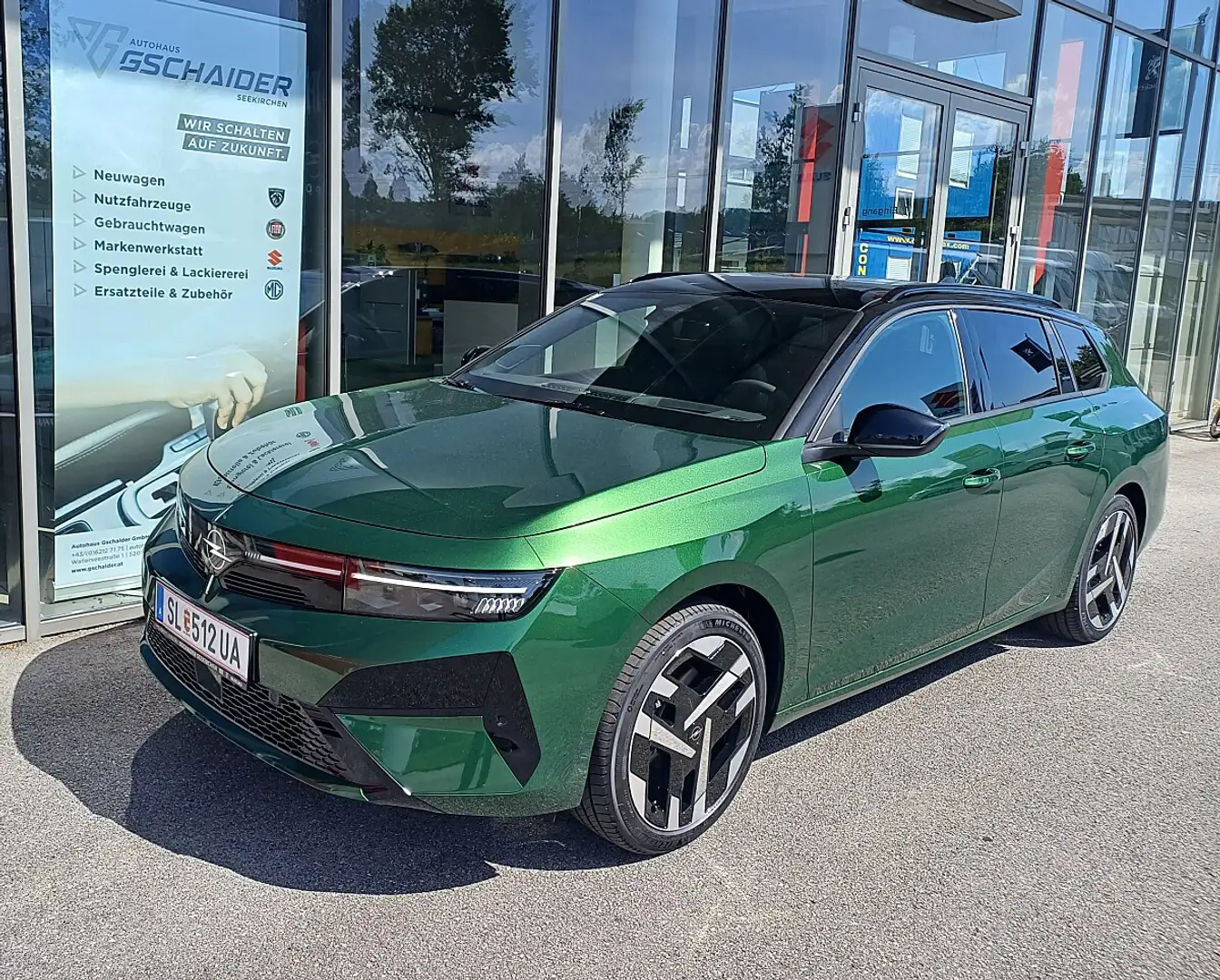 Opel Astra ST Elektro 58kWh Ultimate Grün - 1