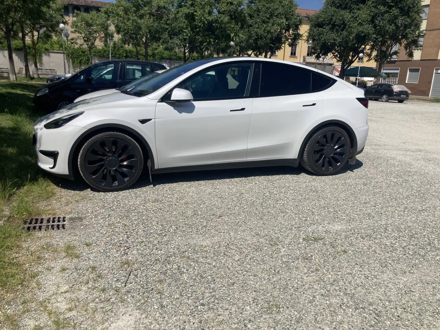 Tesla Model Y Performance Dual Motor awd con AP avanzato - 2
