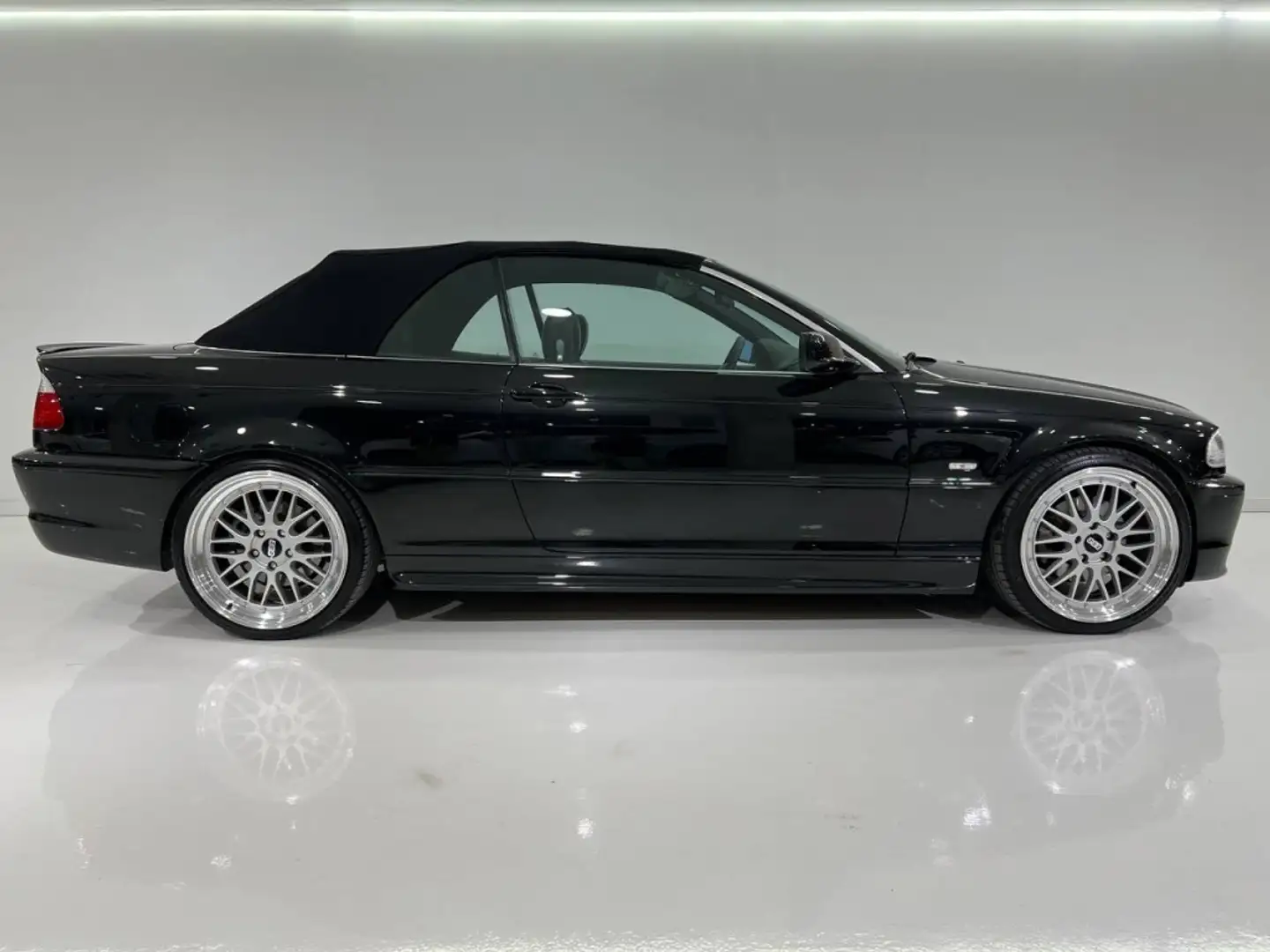 BMW 323 Ci Cabrio Schwarz - 2