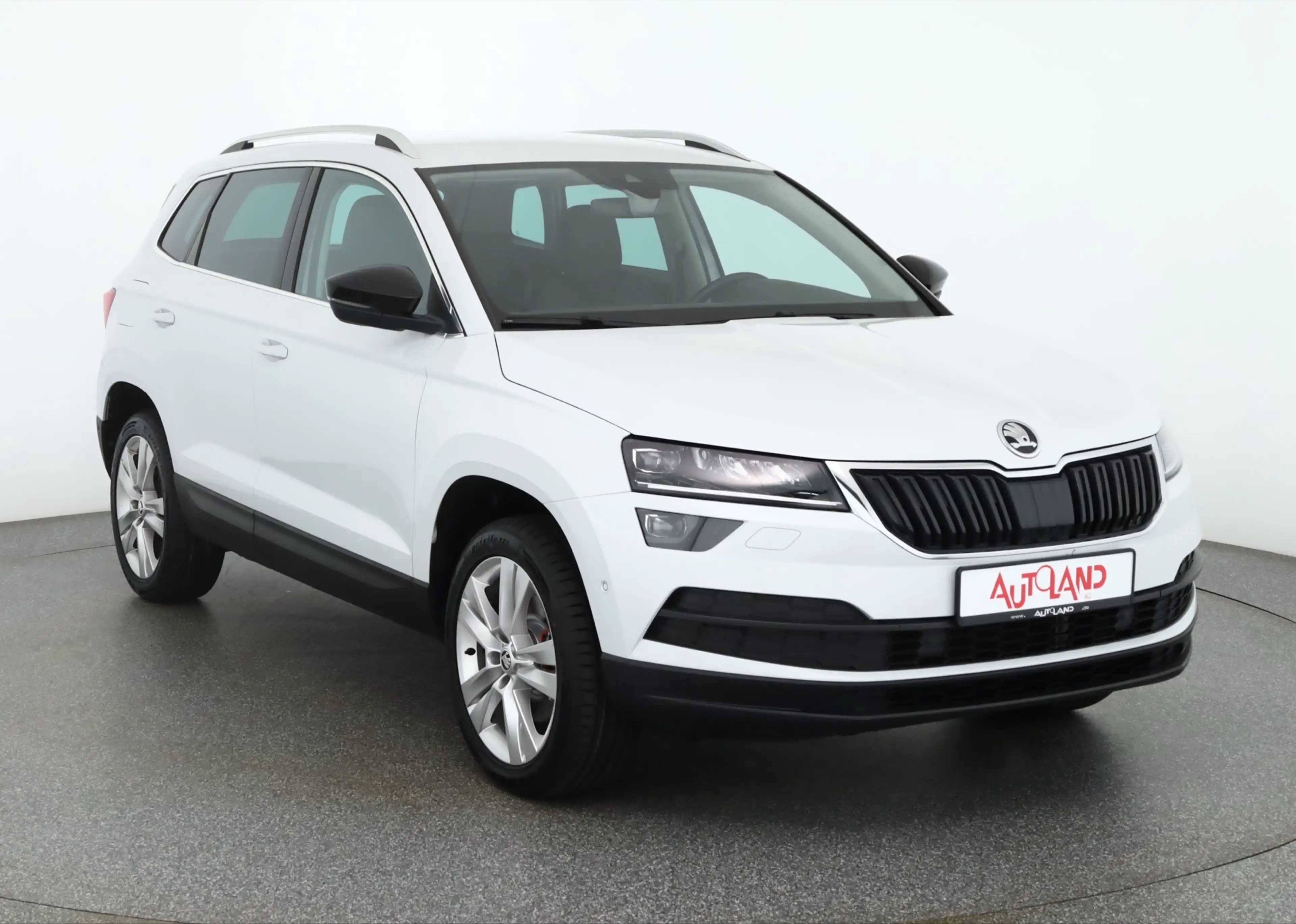 Skoda Karoq 1.5 TSI DSG LED Navi Sitzheizung AHK ACC — photo 7