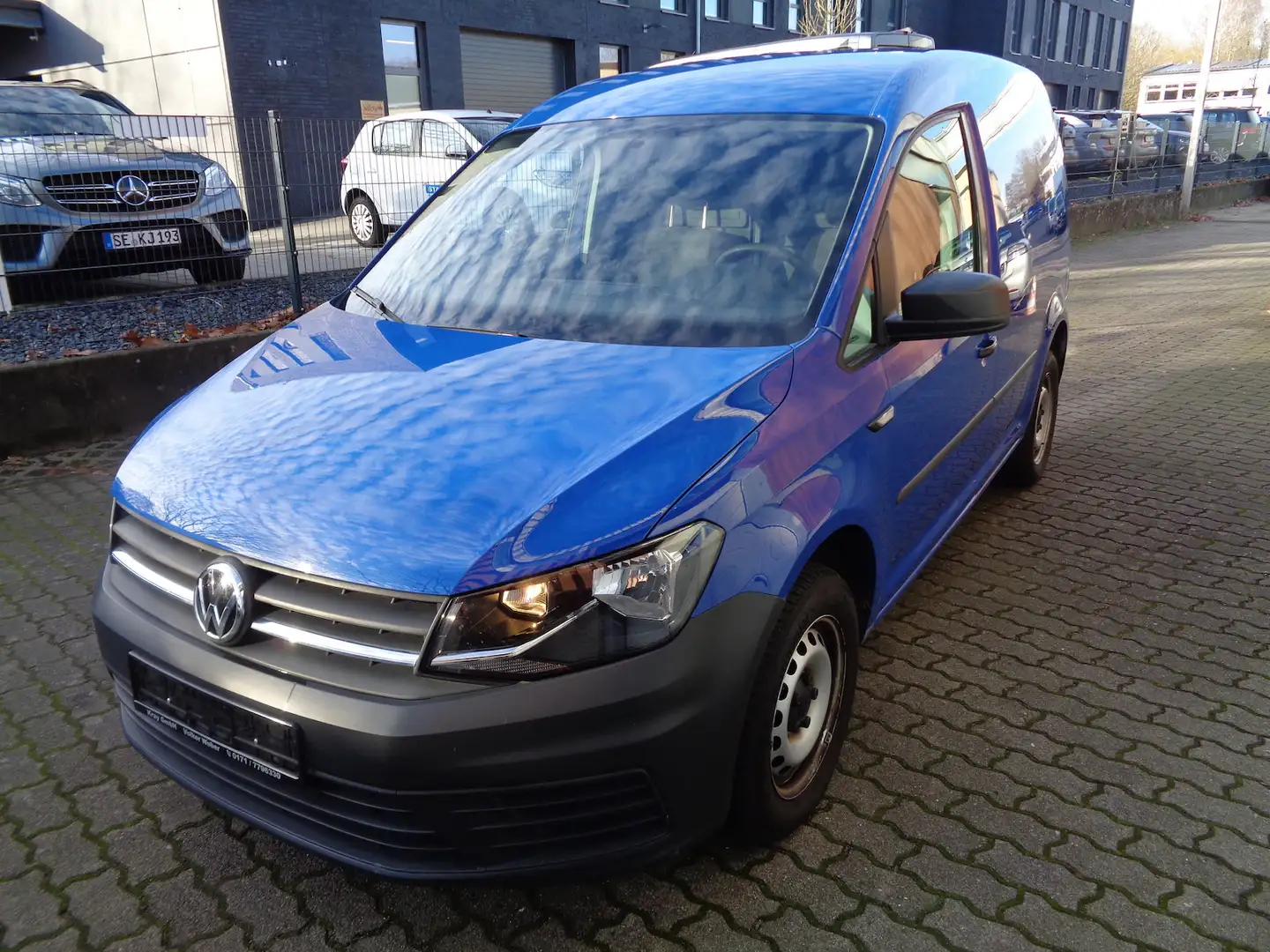 Volkswagen Caddy 2.0 TDI, DSG, AHK, PDC, Klima Blau - 2