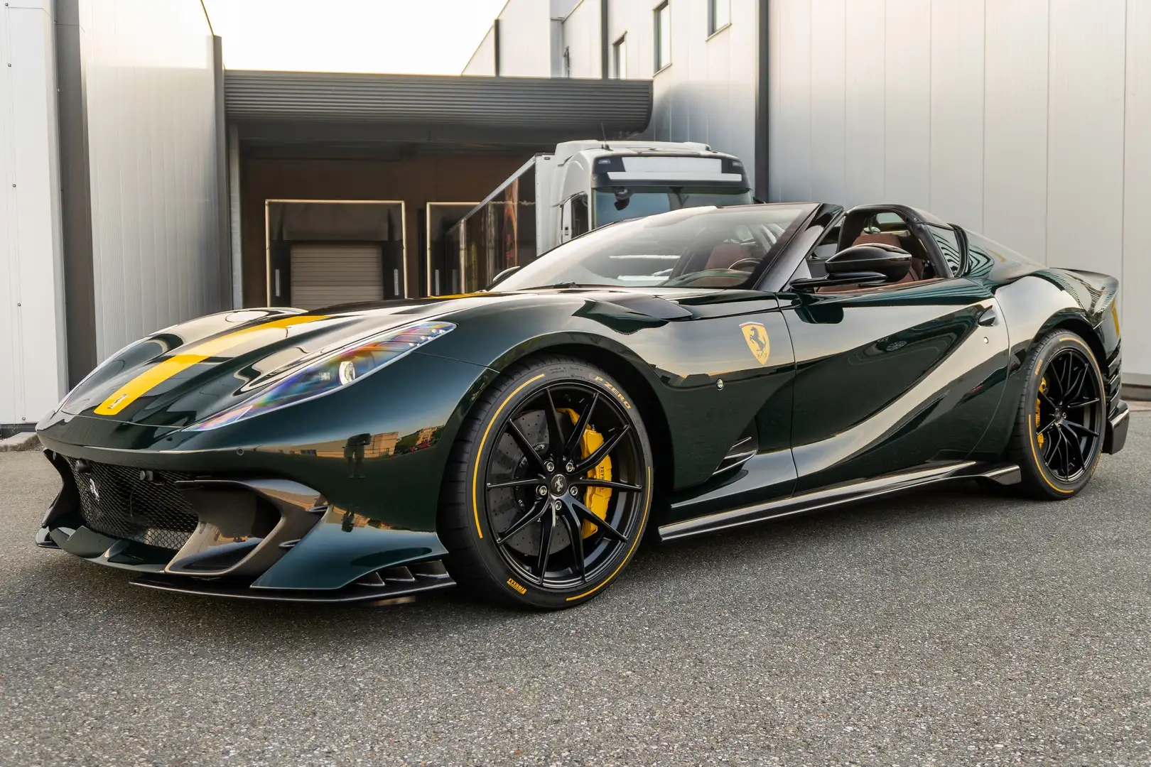 Ferrari 812 Competizione Aperta Verde British - 1 of 599 Groen - 1