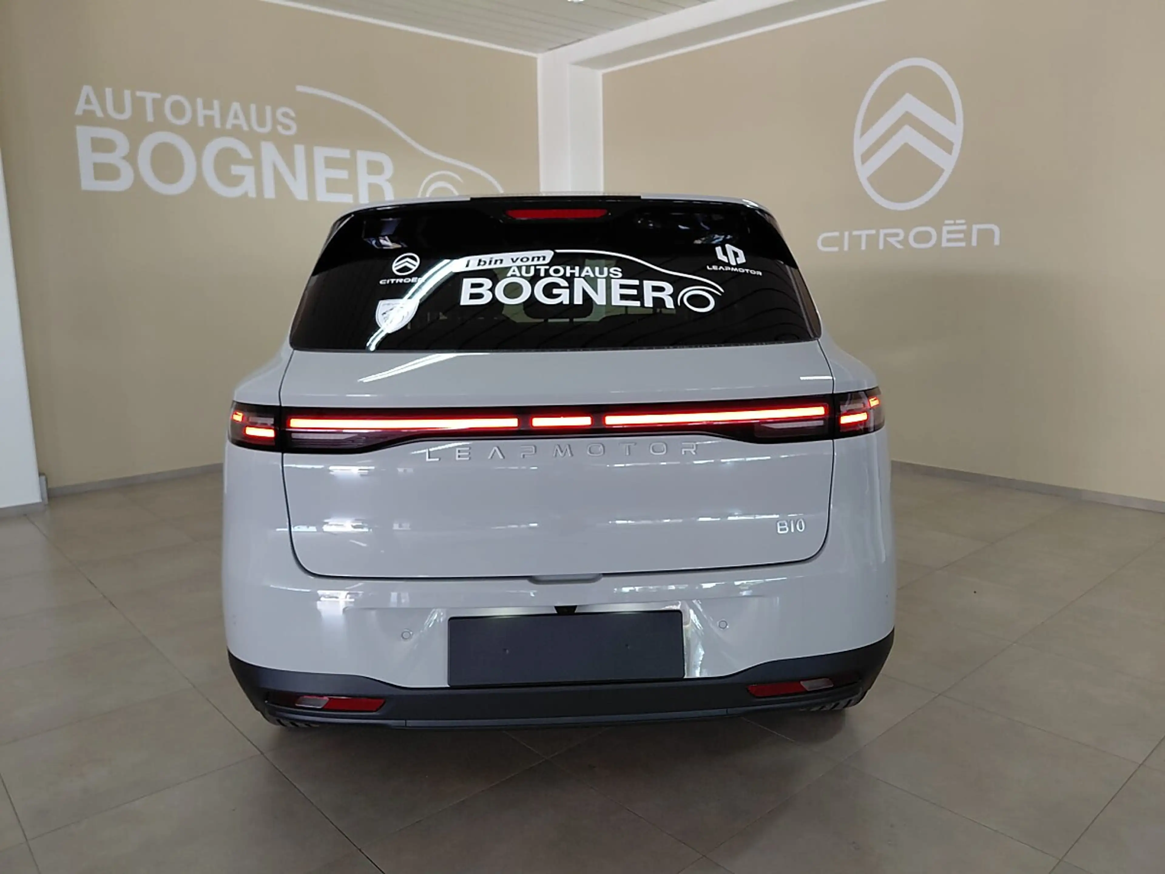 Leapmotor B10 Hybrid Design — photo 6