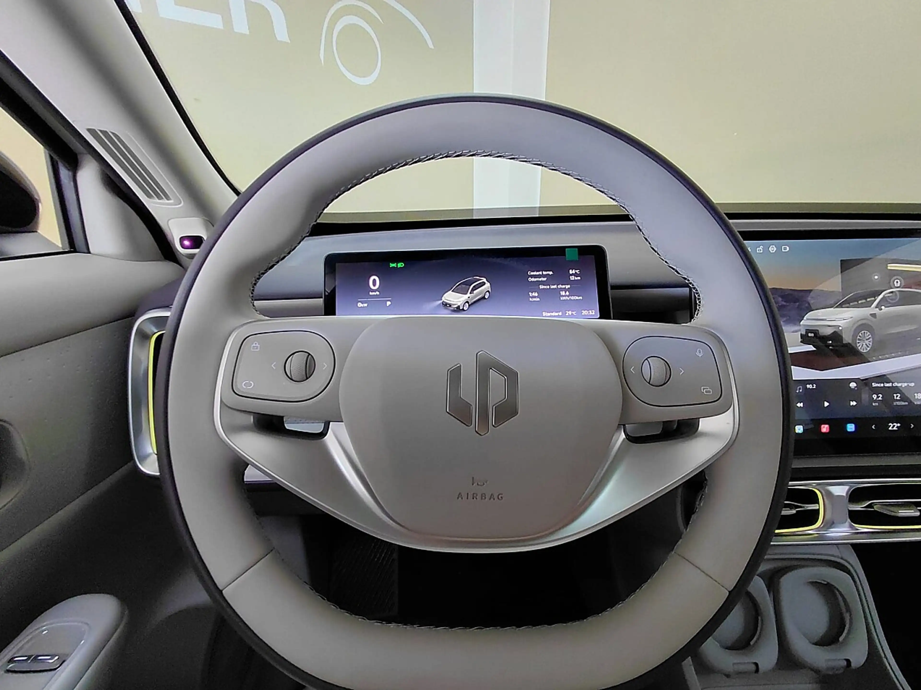 Leapmotor B10 Hybrid Design — photo 11