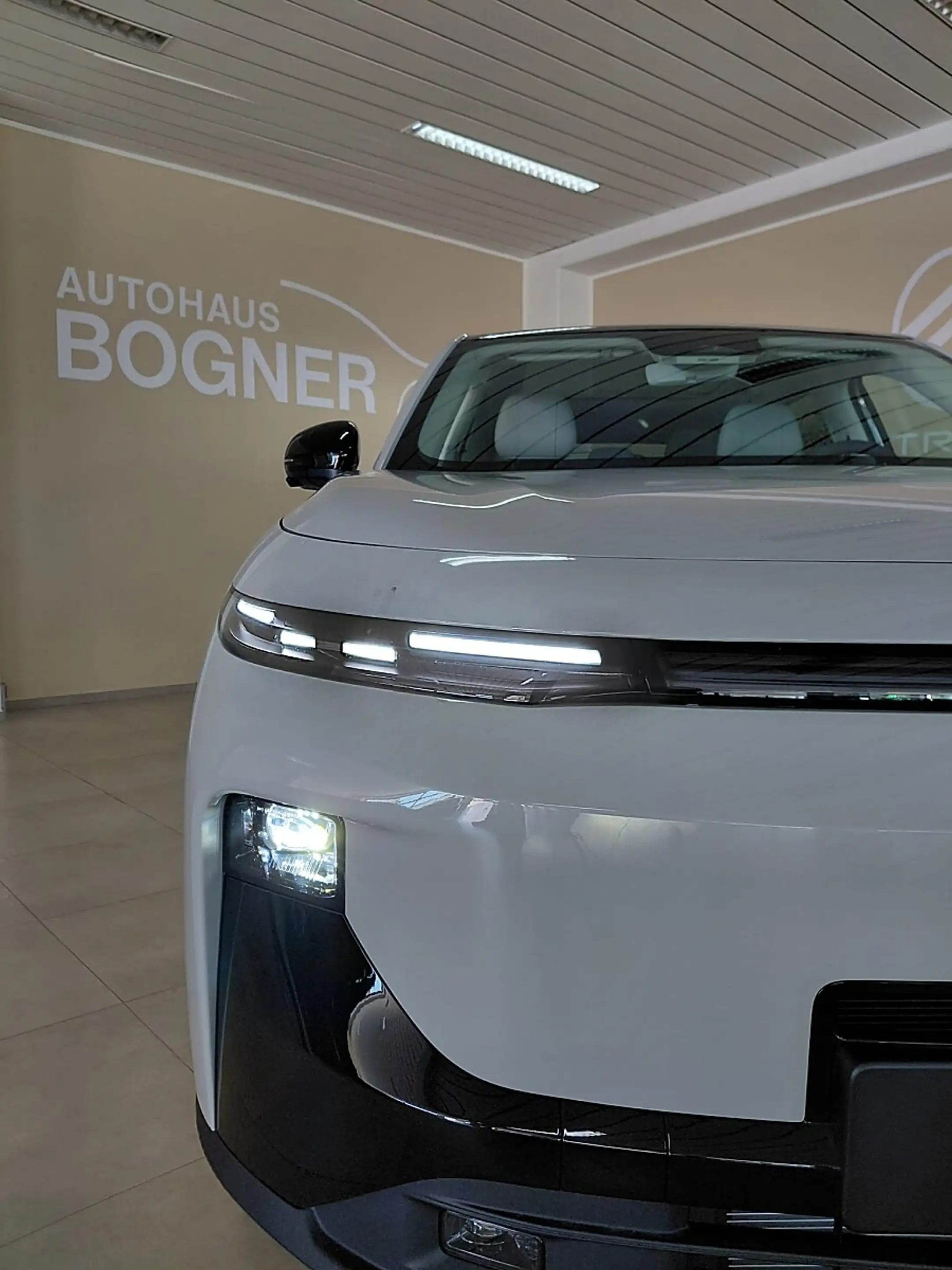 Leapmotor B10 Hybrid Design — photo 3