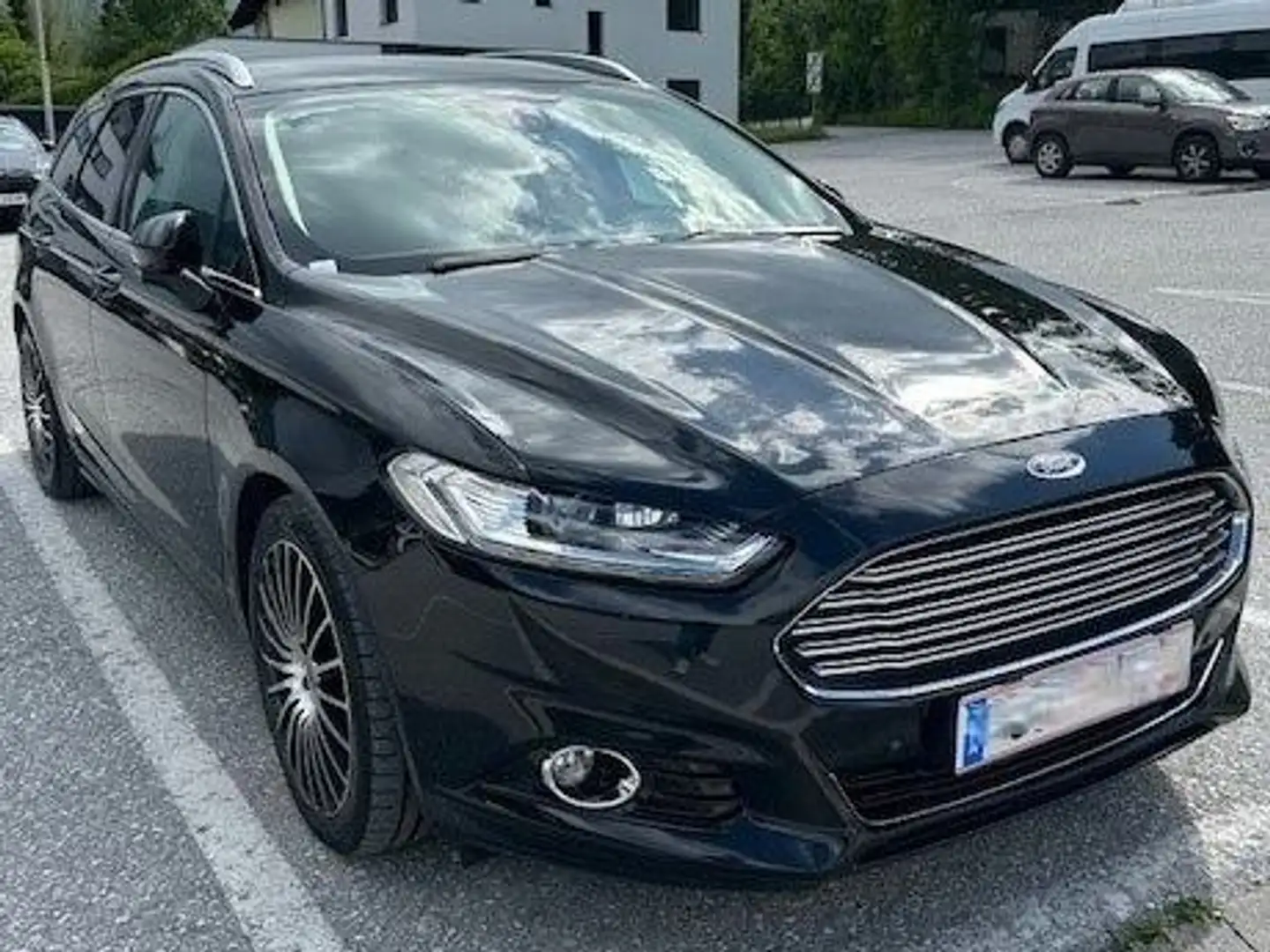 Ford Mondeo Ford Mondeo Traveller Titanium 2,0 TDCi AWD Kombi Schwarz - 1