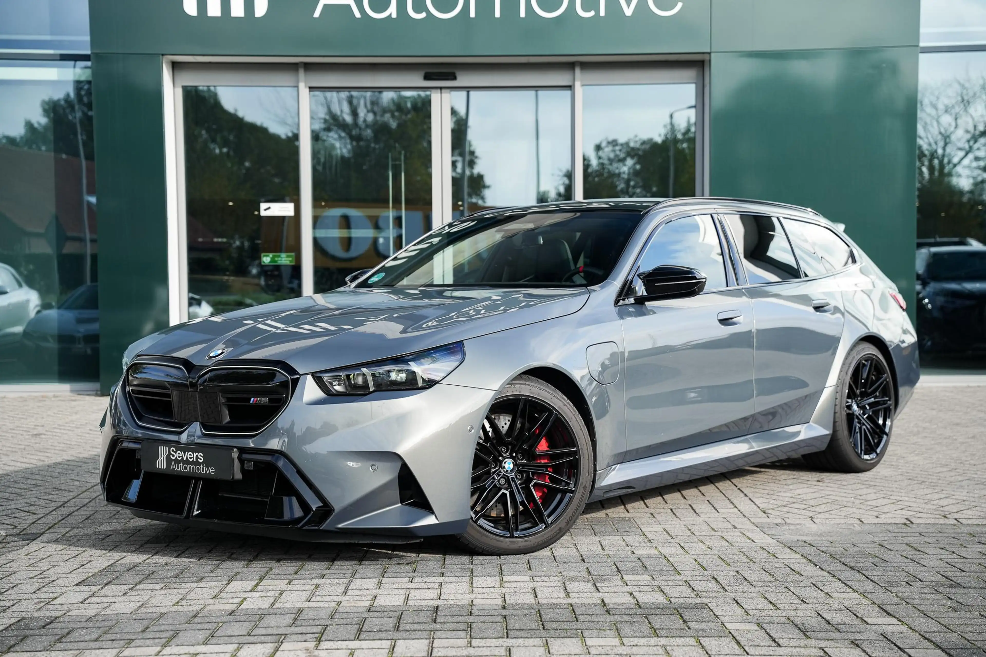 BMW M5 5-serie Touring | Individual Stratusgrau Metallic — photo 2