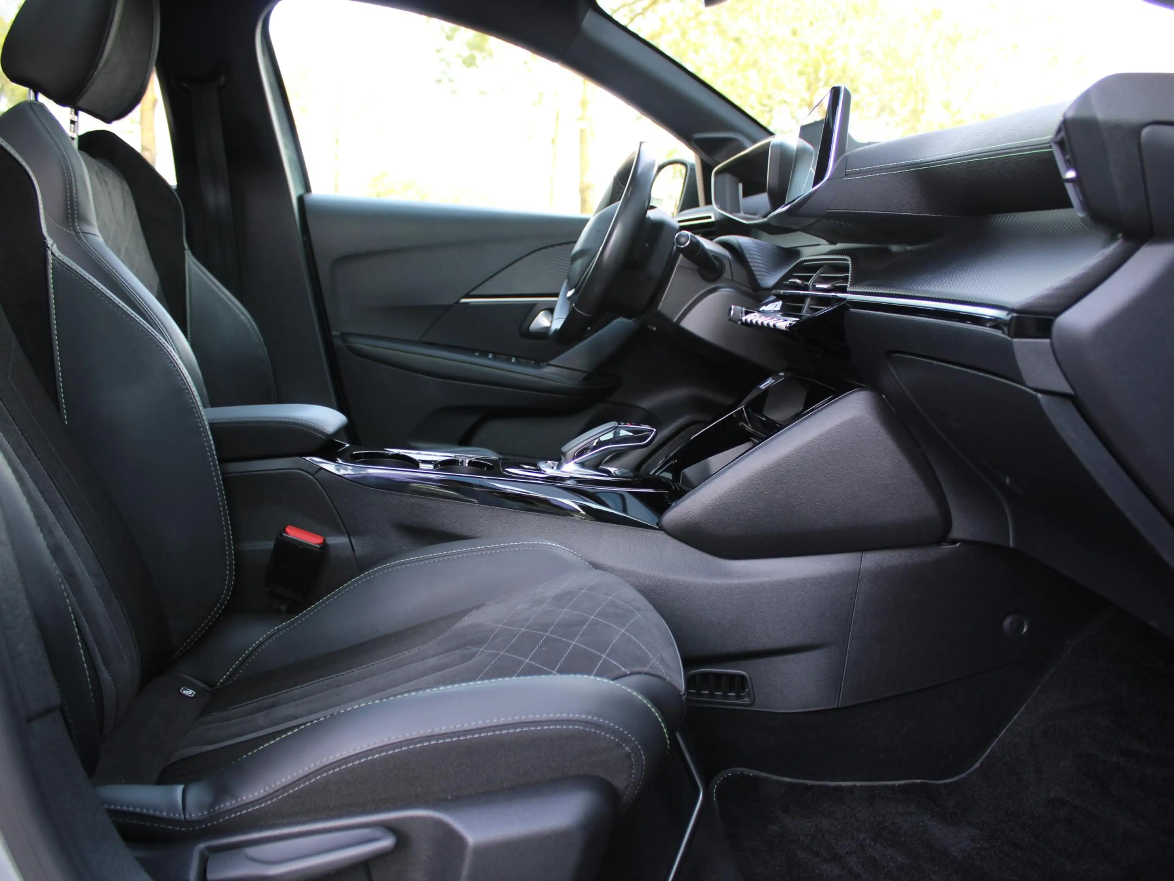 Peugeot e-208 EV GT Pack 50 kWh | Navi / Panoramadak / Camera — photo 8