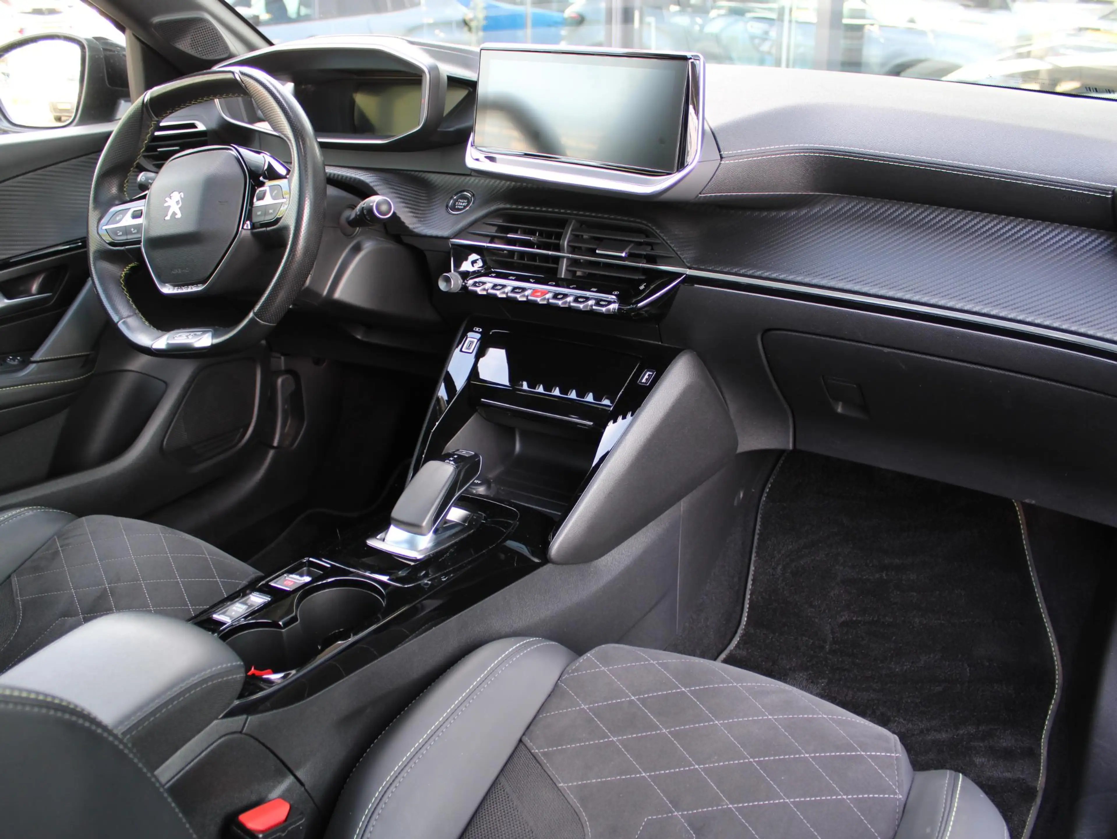 Peugeot e-208 EV GT Pack 50 kWh | Navi / Panoramadak / Camera — photo 3