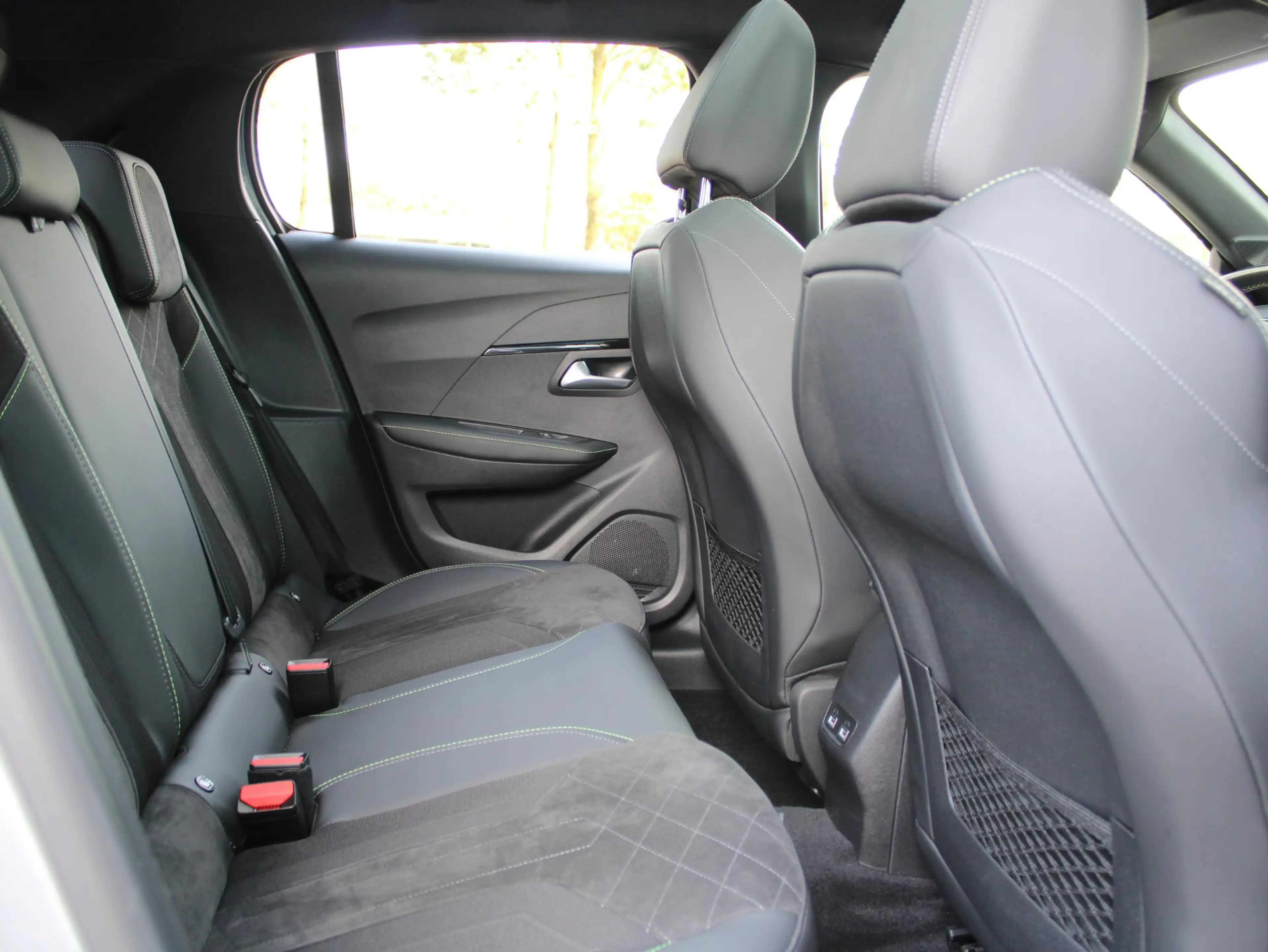 Peugeot e-208 EV GT Pack 50 kWh | Navi / Panoramadak / Camera — photo 9