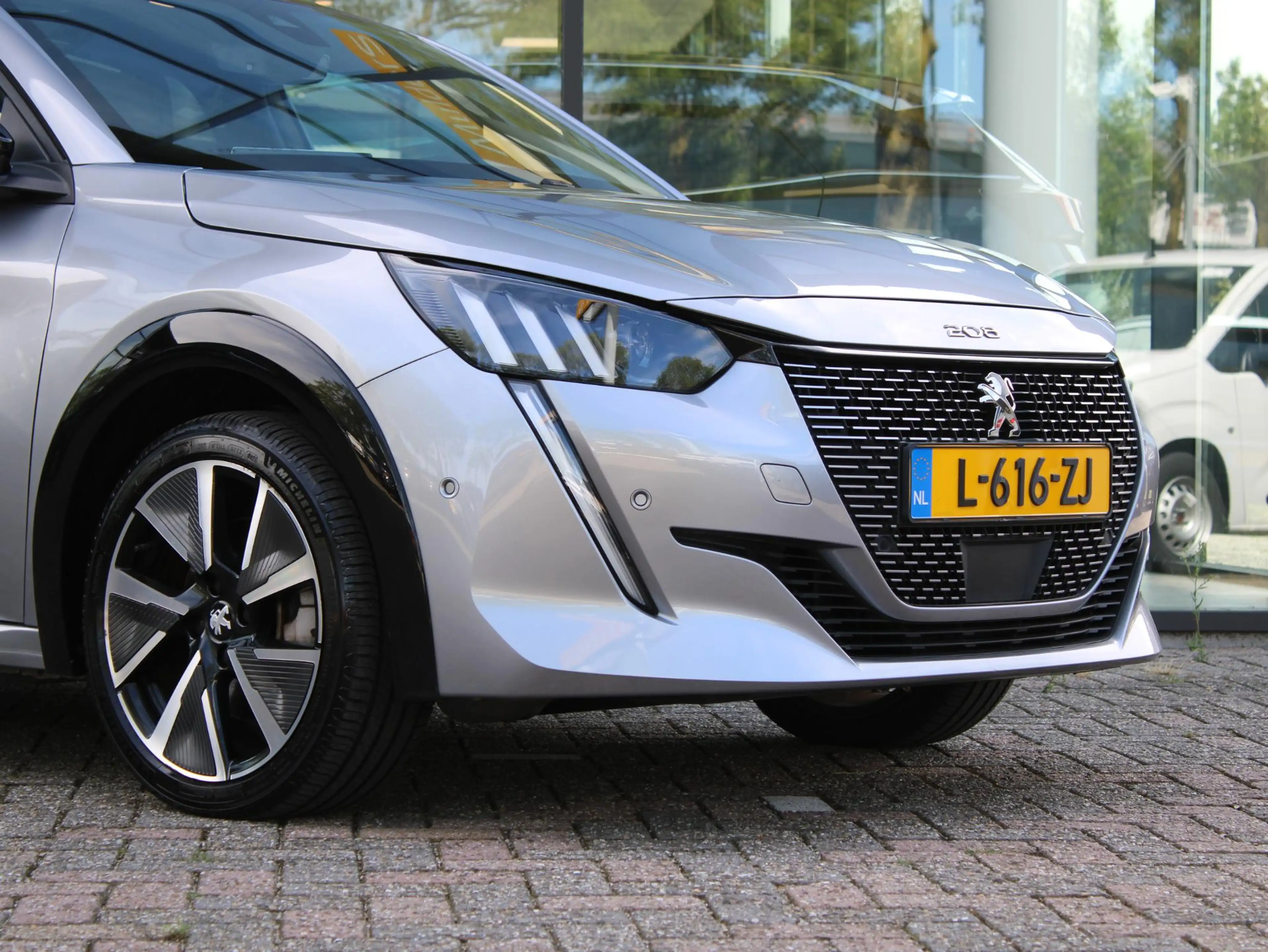 Peugeot e-208 EV GT Pack 50 kWh | Navi / Panoramadak / Camera — photo 12
