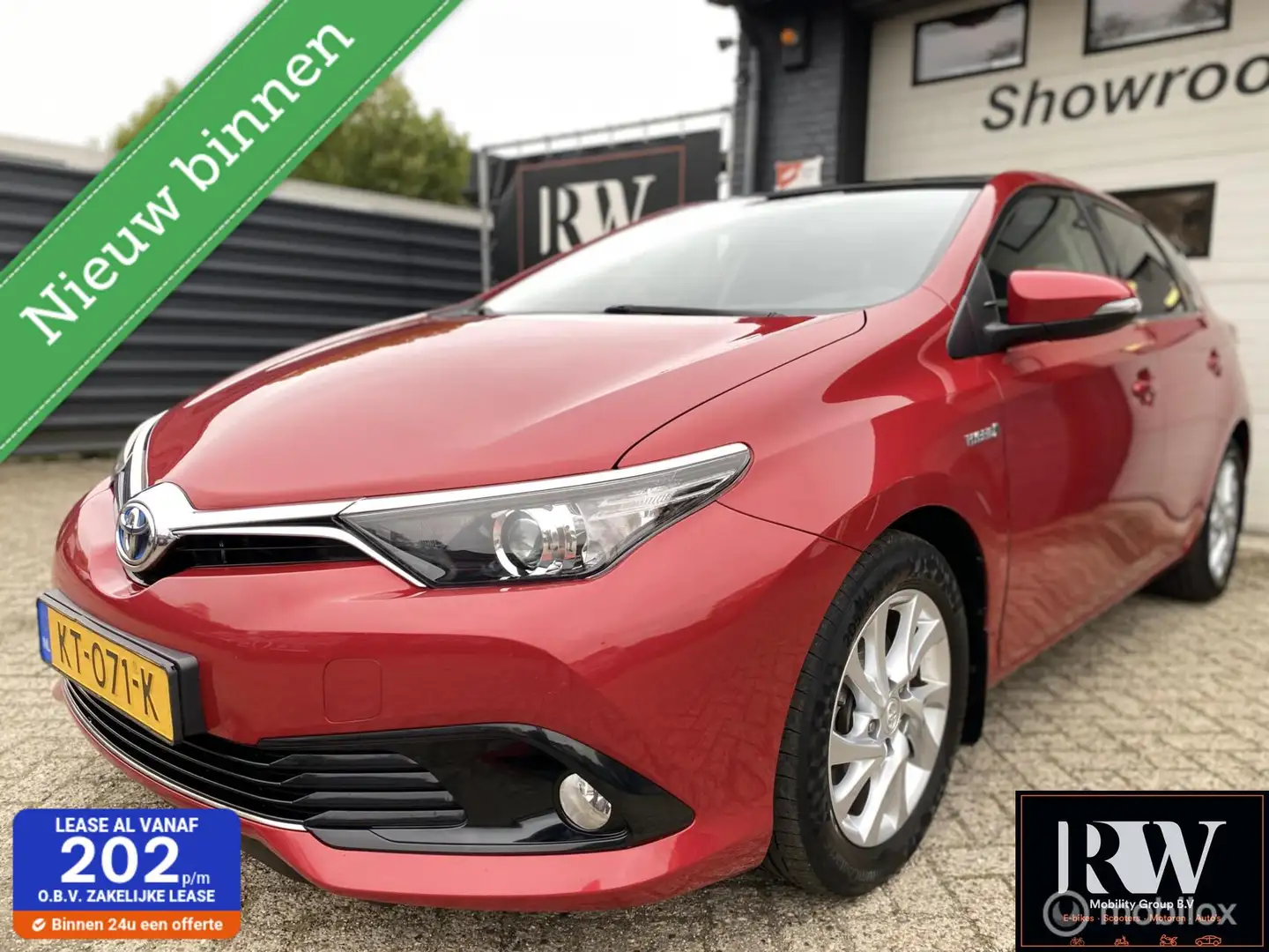 Toyota Auris 1.8 Hybrid *KEYLESS*PANORAMADAK*CRUISE*CLIMATE* Rood - 1
