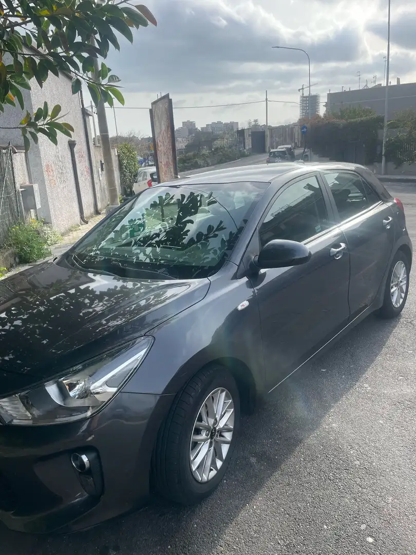 Kia Rio Rio IV 2017 1.2 mpi Evolution Gpl 82cv my18 Grigio - 1