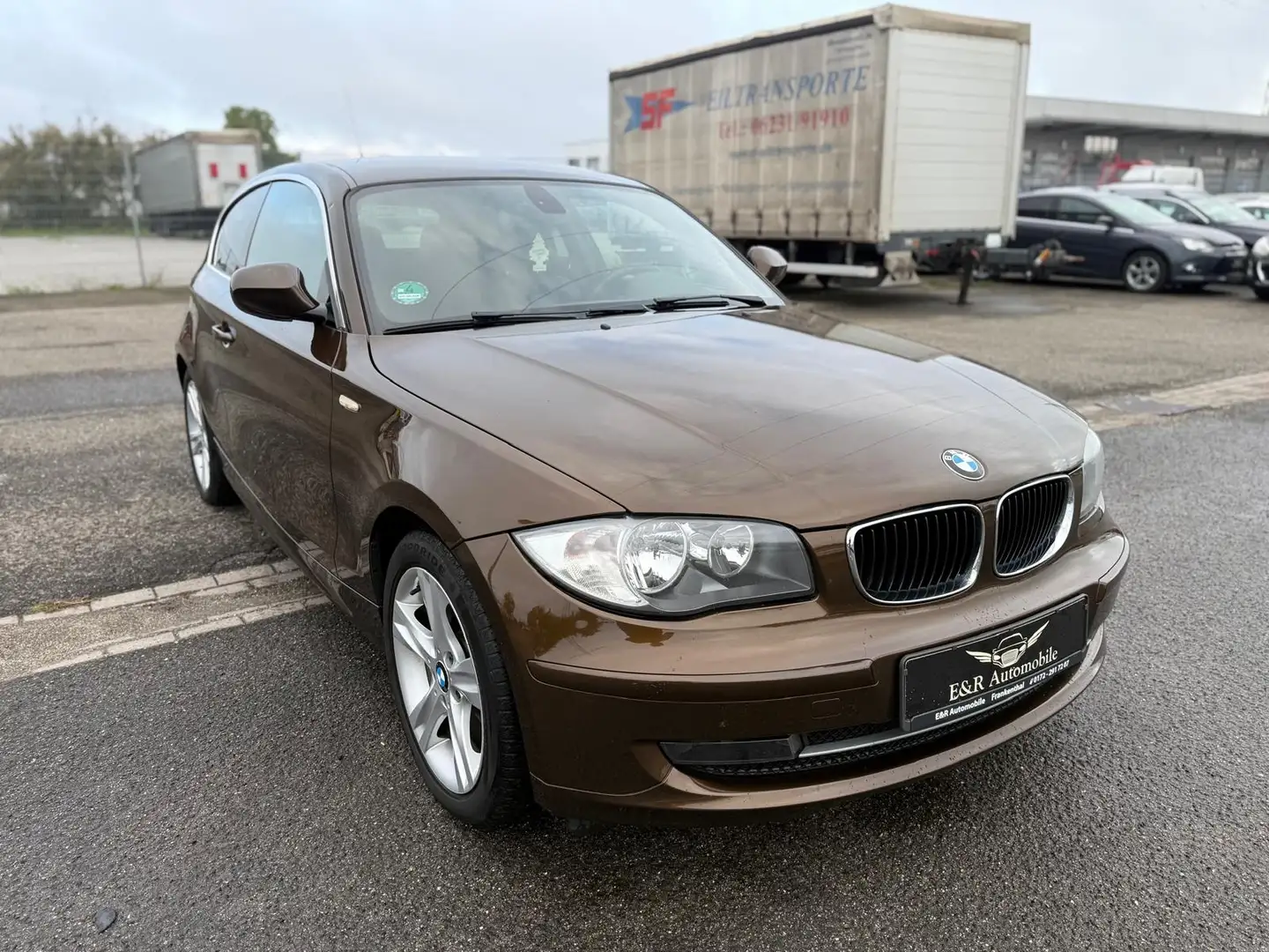 BMW 116 116i Braun - 2