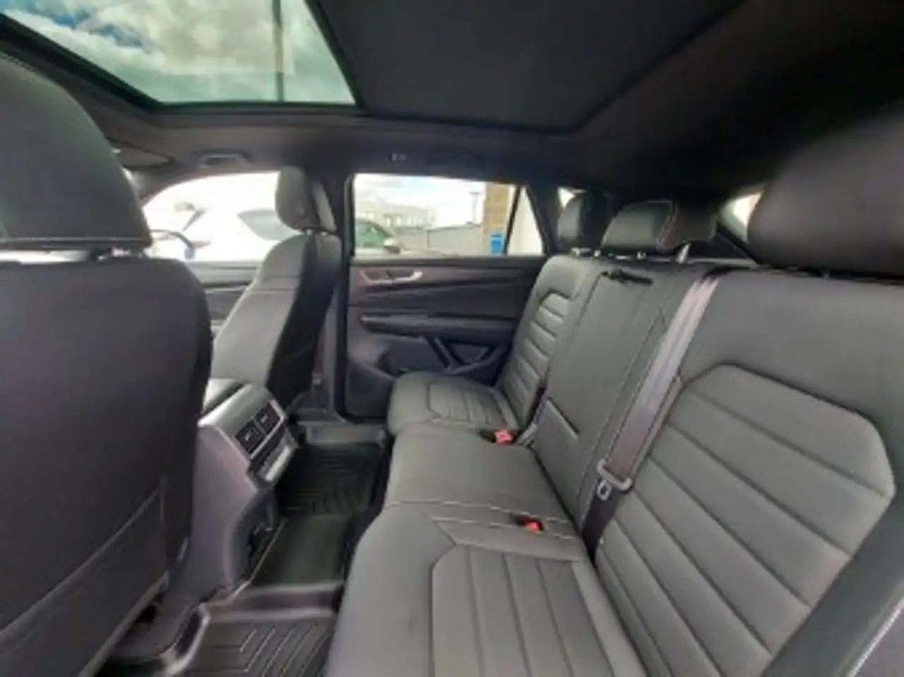 Volkswagen Atlas снимка Volkswagen Atlas