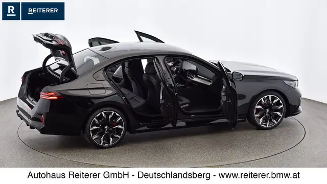 BMW 5 Series view 12