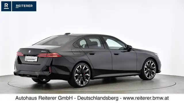 BMW 5 Series view 6