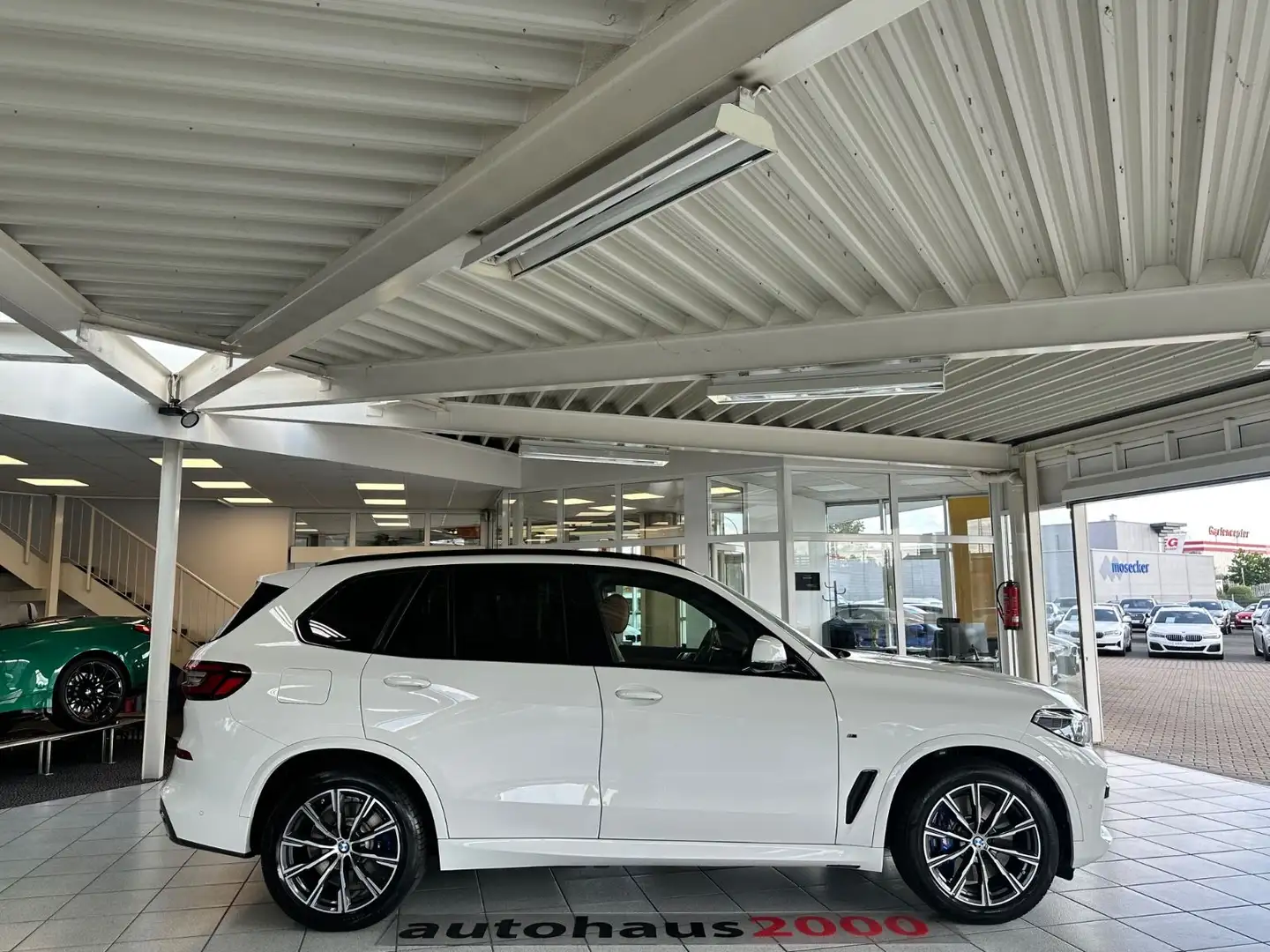 BMW X5 xDrive 45e M Sportpaket LASER/HUD/360°K/H&K Weiß - 2