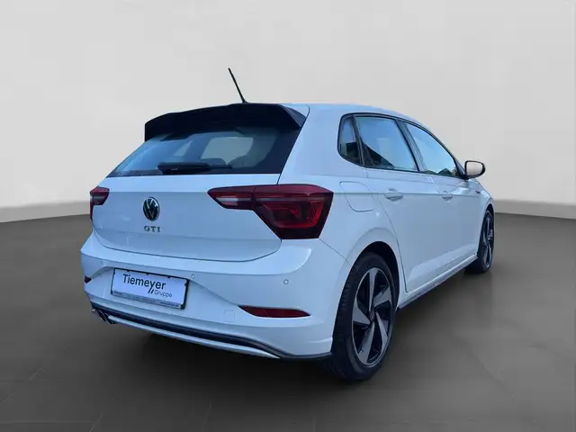Volkswagen Polo view 3
