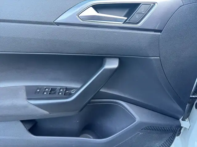 Volkswagen Polo view 8