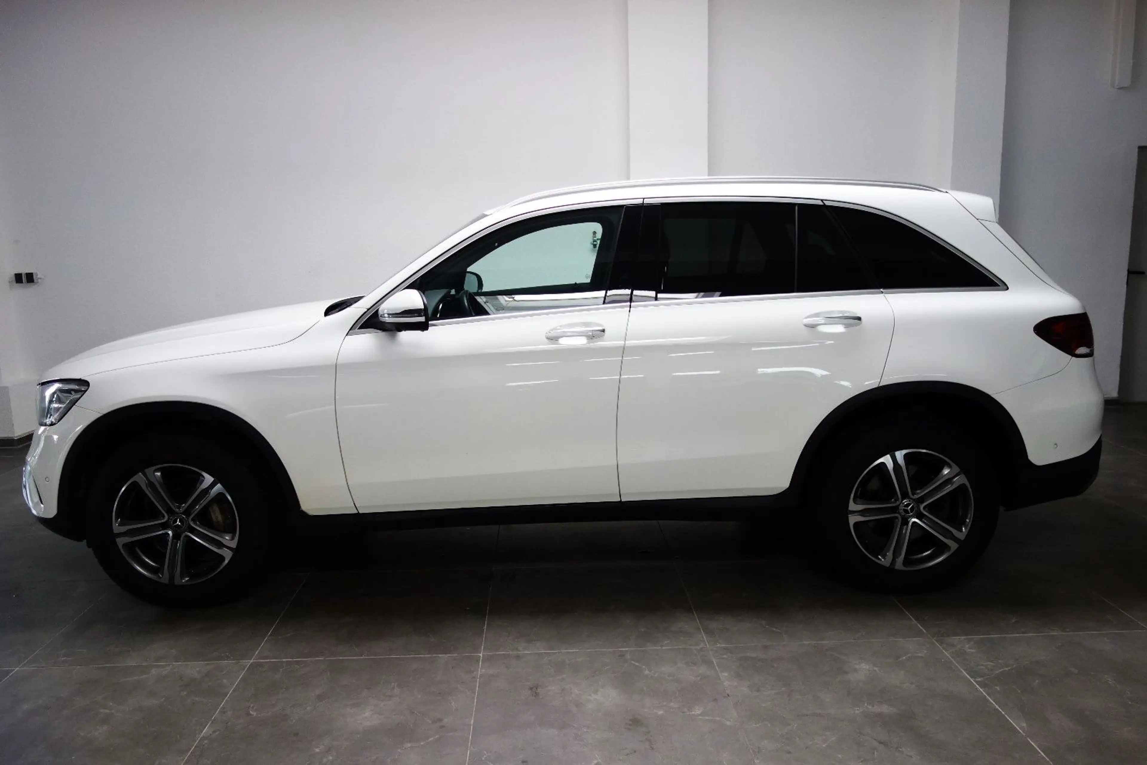 Mercedes-Benz GLC 220 d 4Matic 9G/MBUX/Distronic+/LED/360°/Keyl — photo 8
