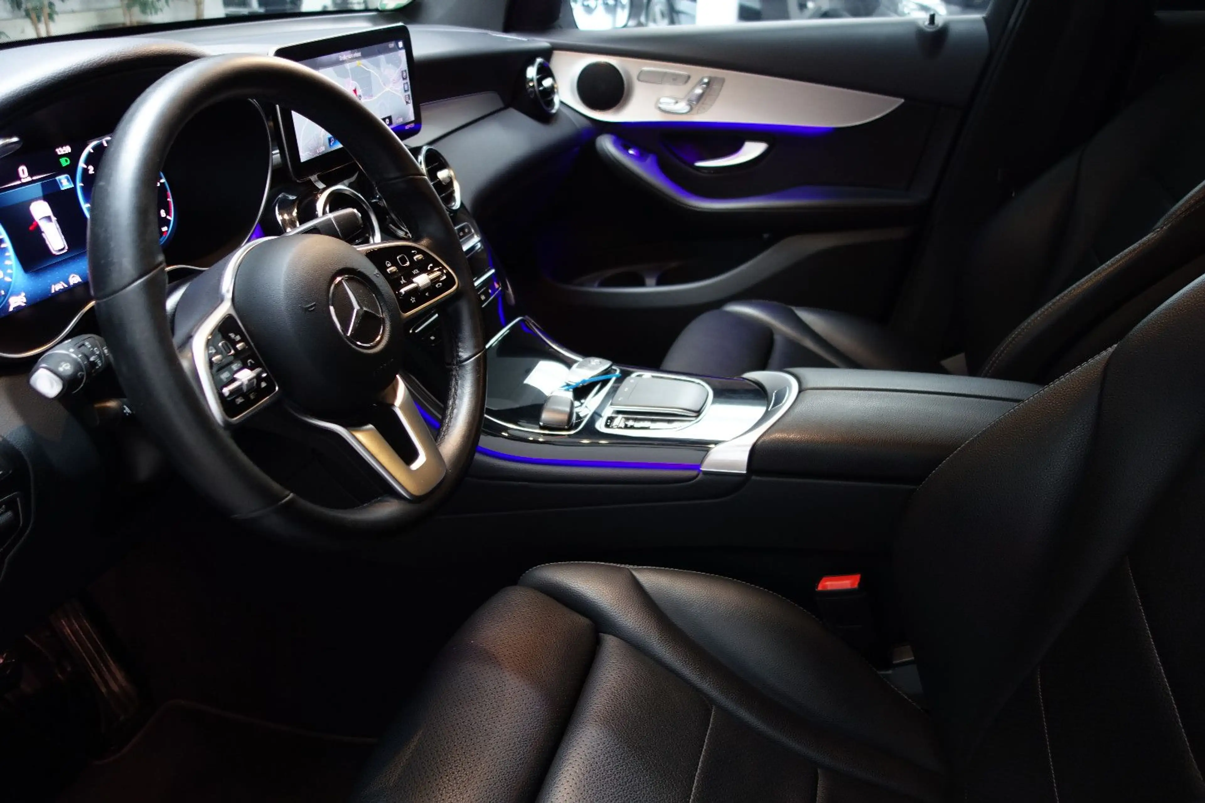 Mercedes-Benz GLC 220 d 4Matic 9G/MBUX/Distronic+/LED/360°/Keyl — photo 13