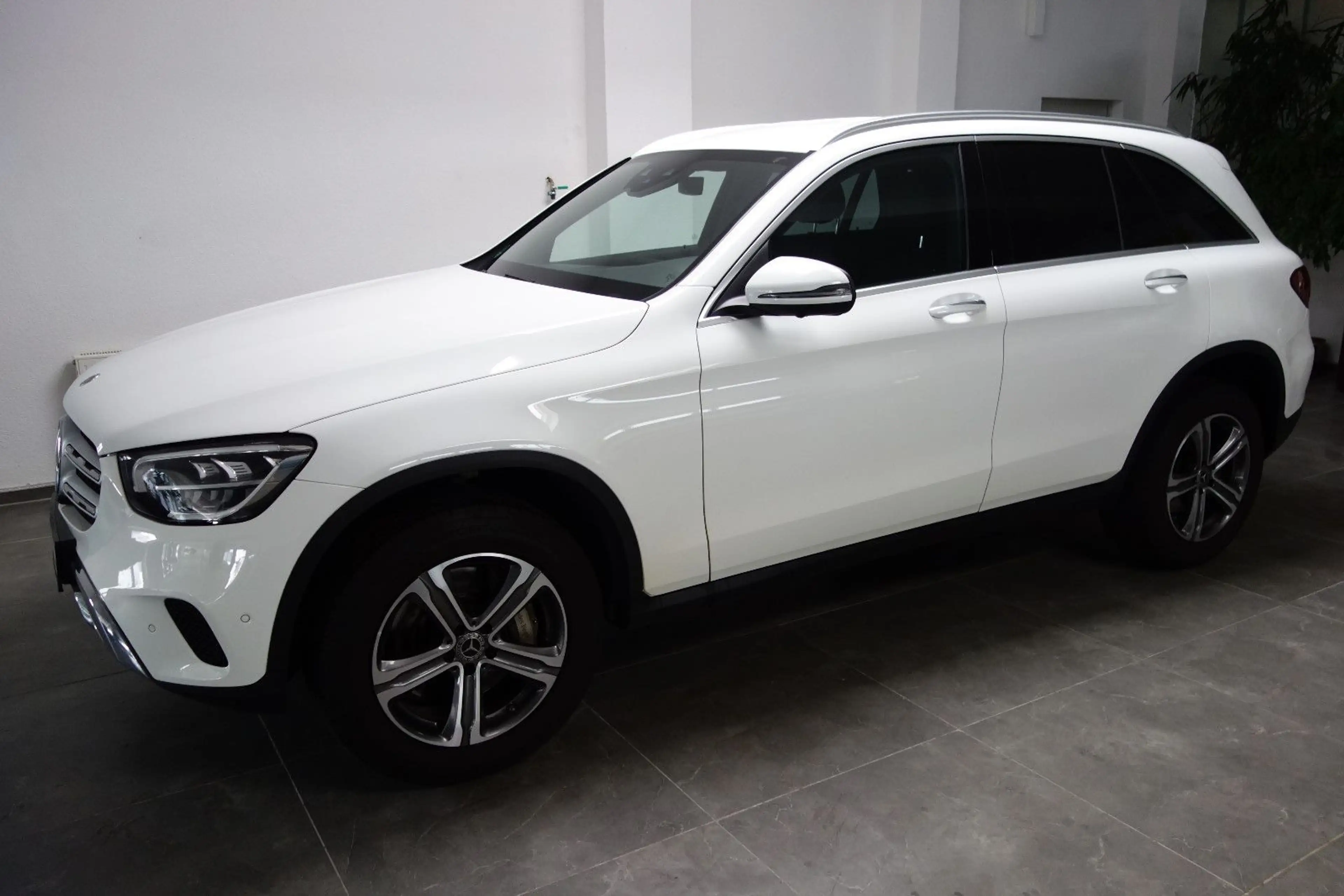 Mercedes-Benz GLC 220 d 4Matic 9G/MBUX/Distronic+/LED/360°/Keyl — photo 3