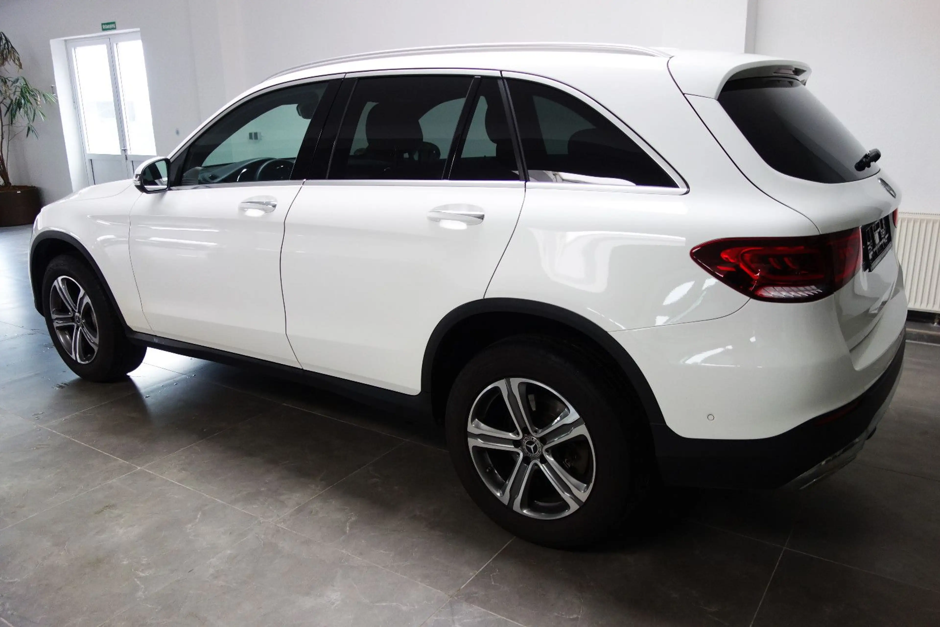 Mercedes-Benz GLC 220 d 4Matic 9G/MBUX/Distronic+/LED/360°/Keyl — photo 6