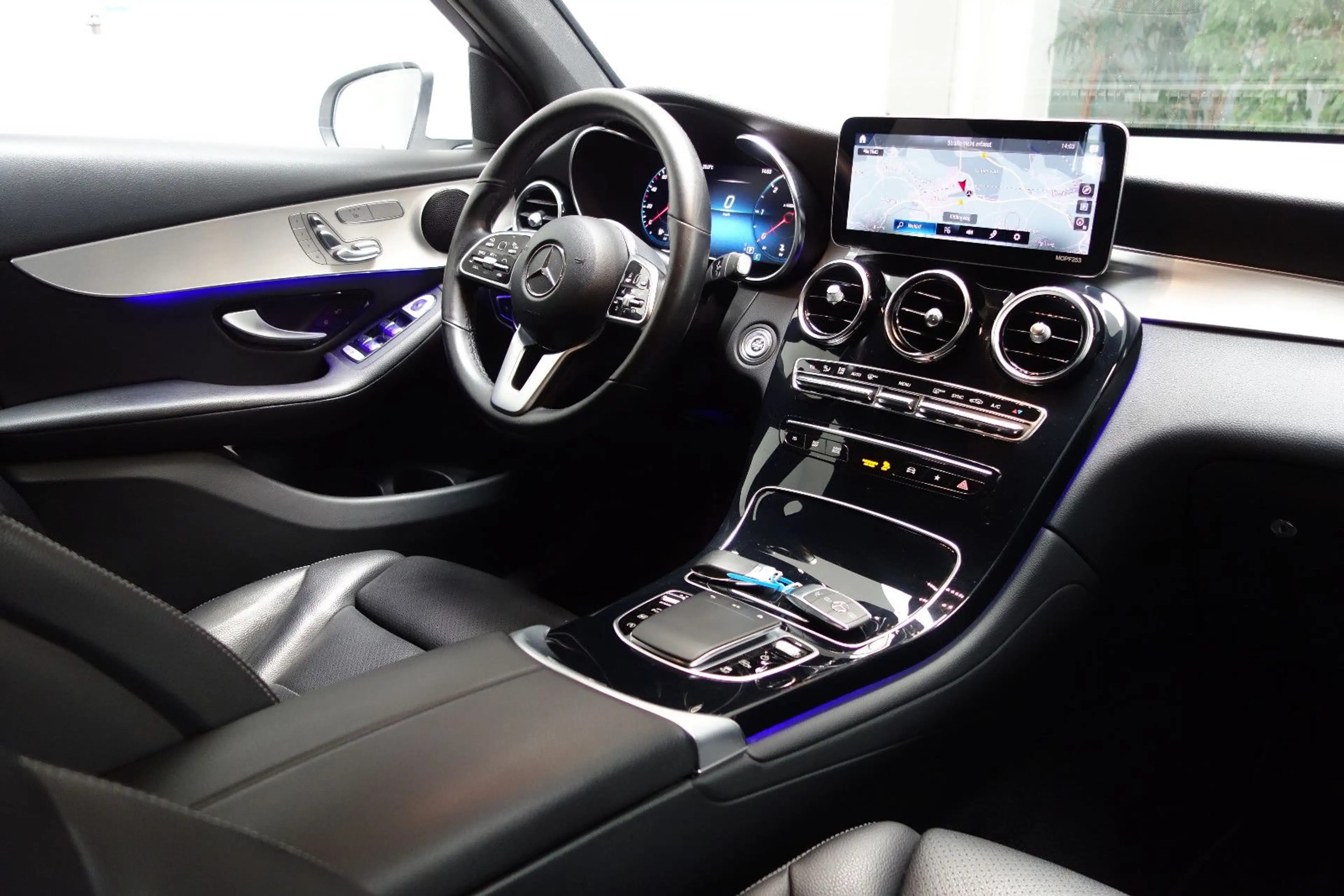 Mercedes-Benz GLC 220 d 4Matic 9G/MBUX/Distronic+/LED/360°/Keyl — photo 11