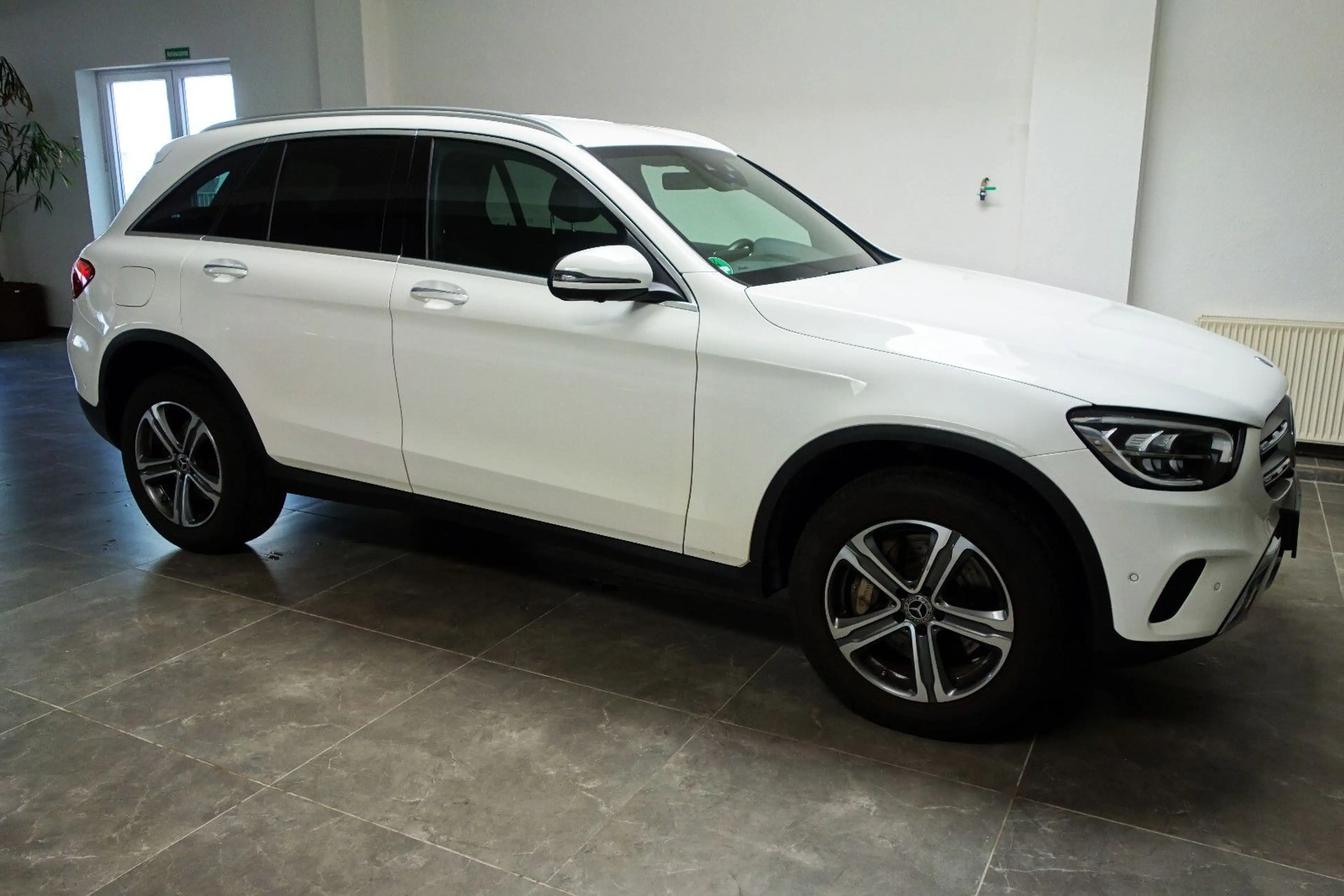 Mercedes-Benz GLC 220 d 4Matic 9G/MBUX/Distronic+/LED/360°/Keyl — photo 4