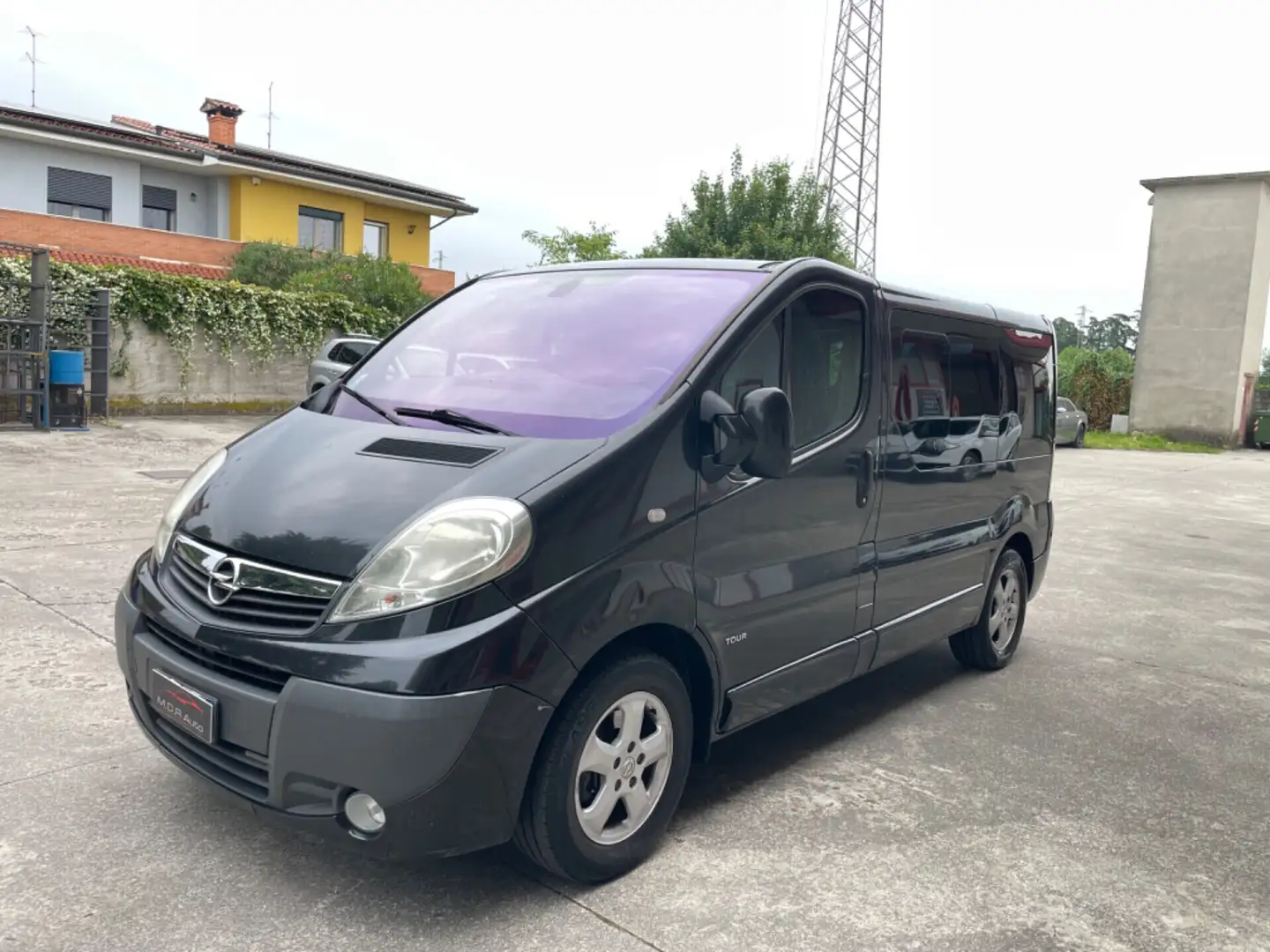 Opel Vivaro 27 2.5 CDTI PC-TN Tour Cosmo Noir - 2