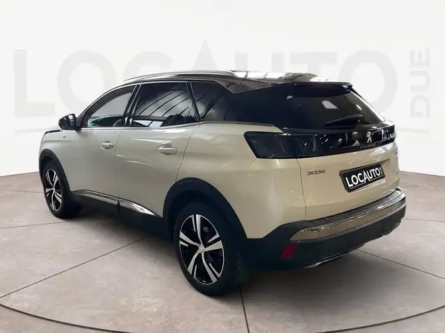 Peugeot 3008 view 5