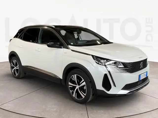 Peugeot 3008 view 3