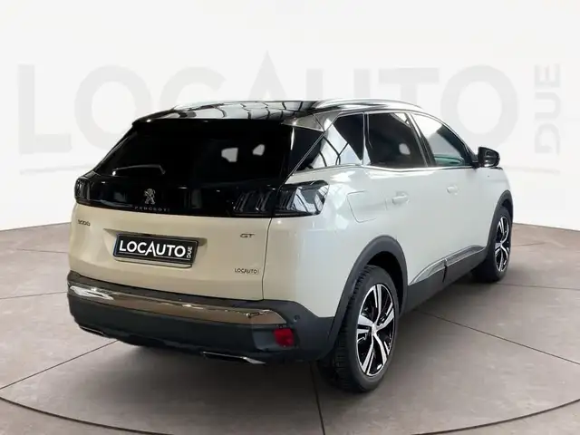 Peugeot 3008 view 4