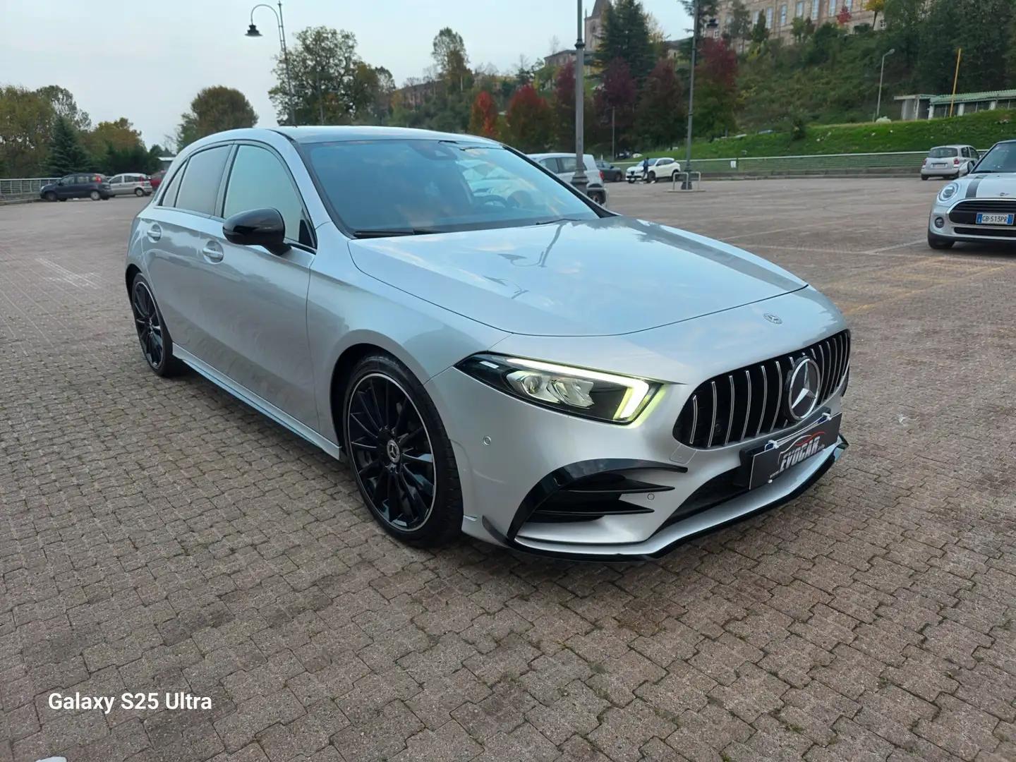 Mercedes-Benz A 180 A 180 d Automatic Premium Plateado - 1
