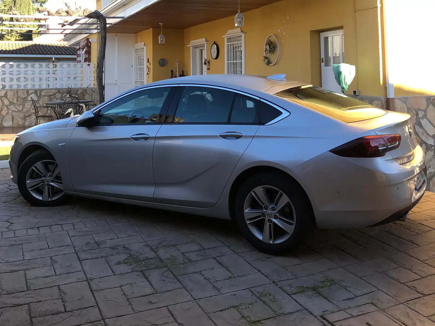 Opel Insignia Grand Sport 2.0 170 Turbo D Excellence 5p Plateado - 2