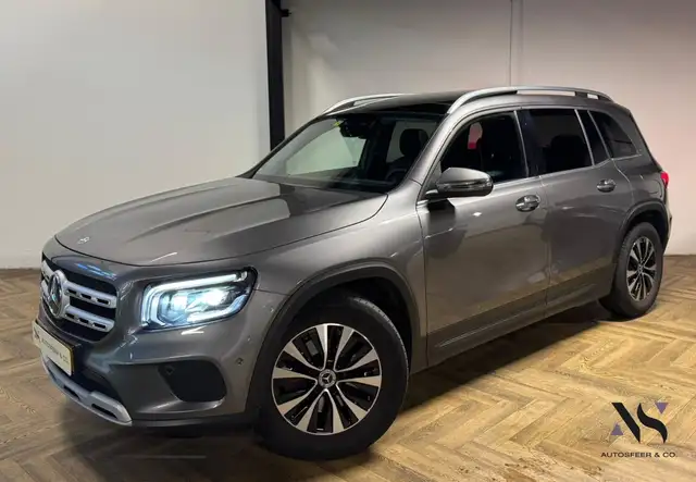 Mercedes-Benz GLB 250 4MATIC PANO KEYLESS CAM