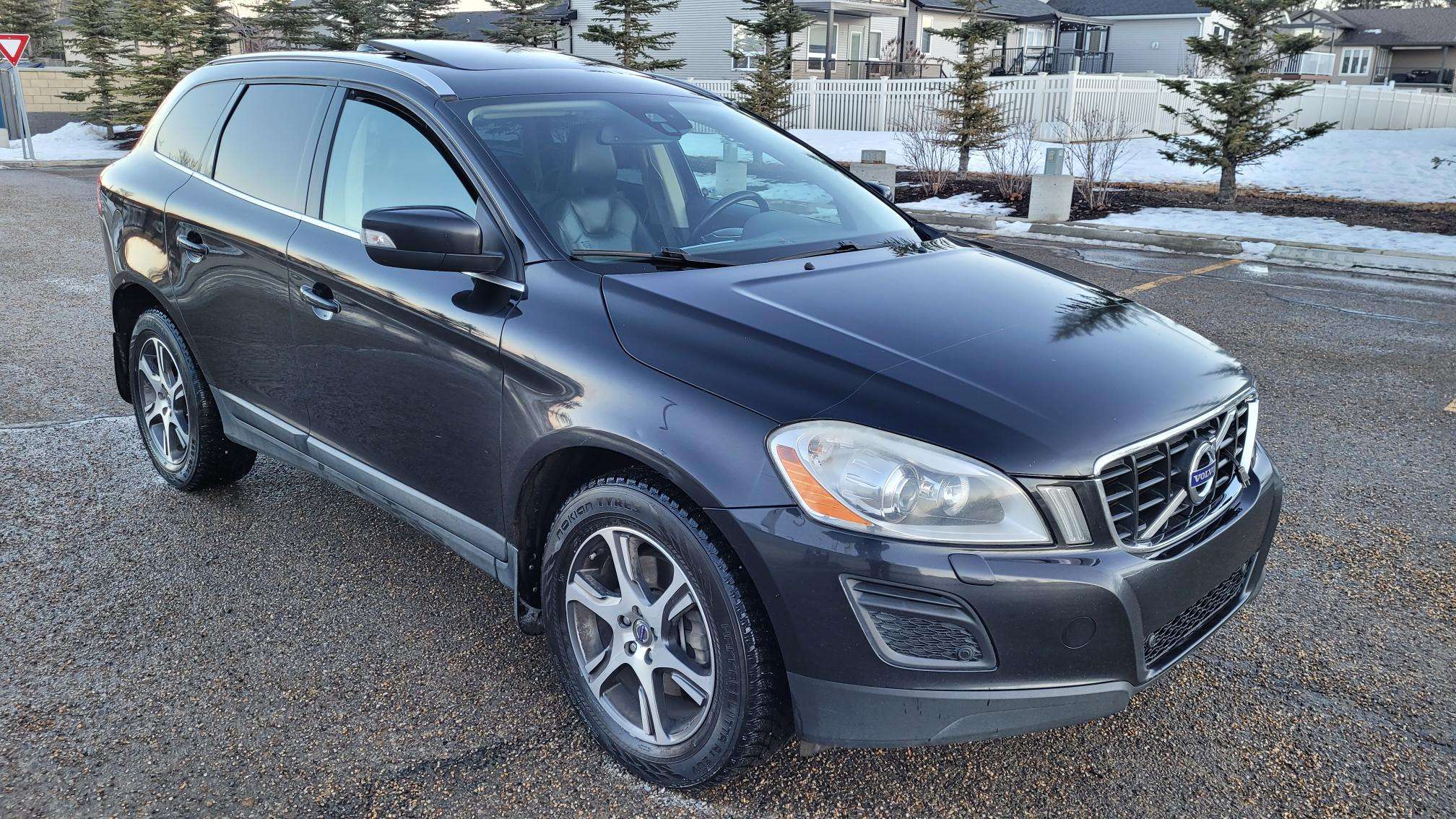 2012 Volvo XC60 PRICE REDUCED** $6,500 OBO thumb 9