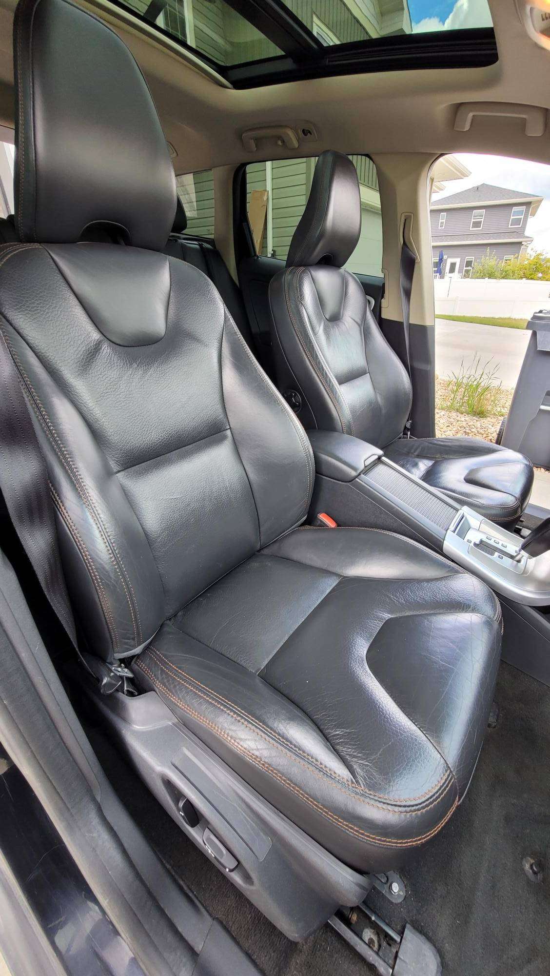 2012 Volvo XC60 PRICE REDUCED** $6,500 OBO thumb 22