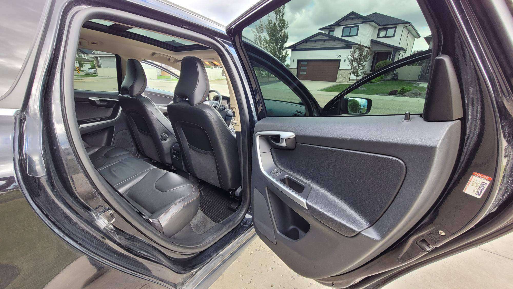 2012 Volvo XC60 PRICE REDUCED** $6,500 OBO thumb 18