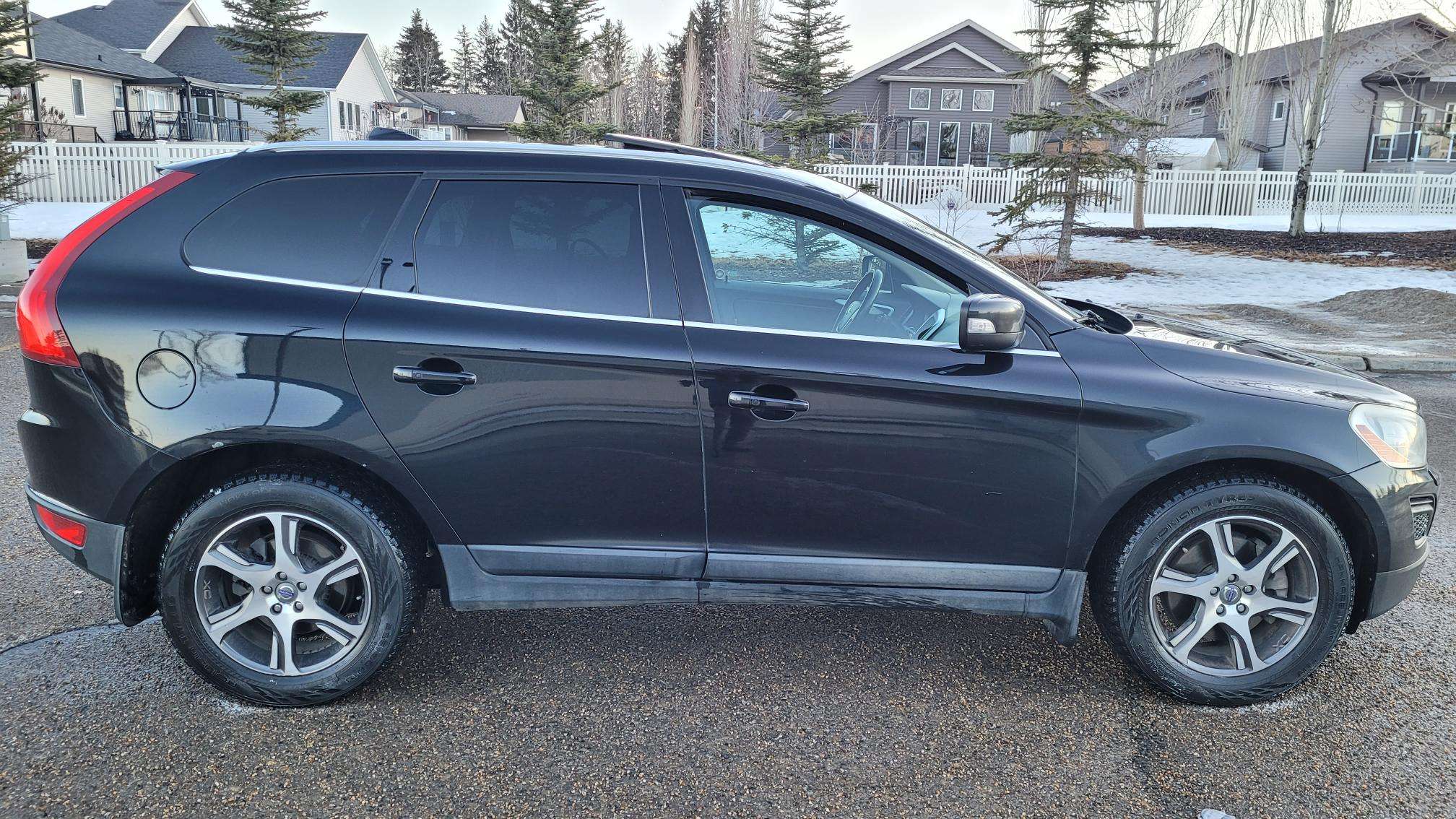 2012 Volvo XC60 PRICE REDUCED** $6,500 OBO thumb 8