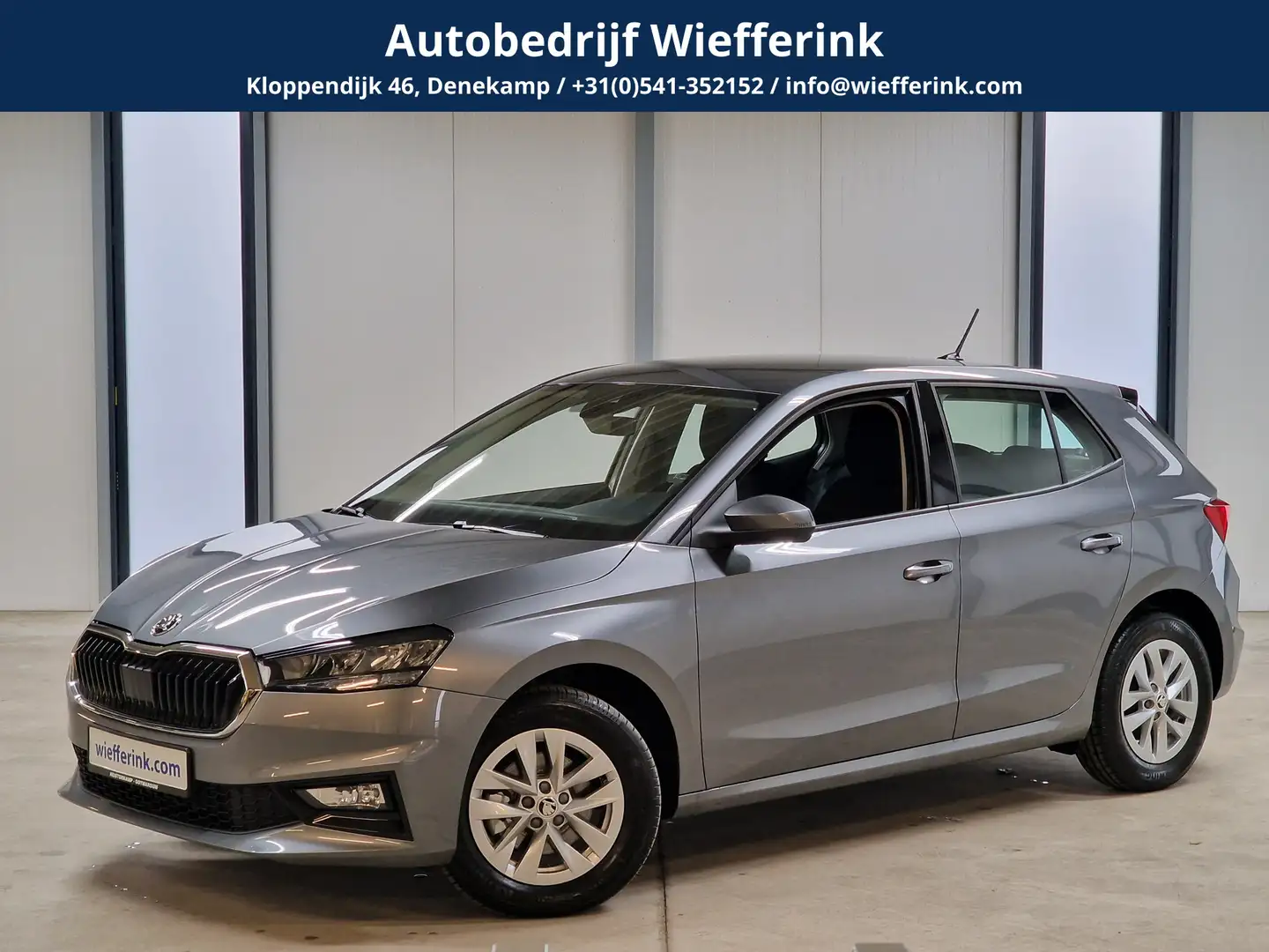 Skoda Fabia 1.0 TSI 115pk DSG/AUT Business Edition | ACC | App Grijs - 1